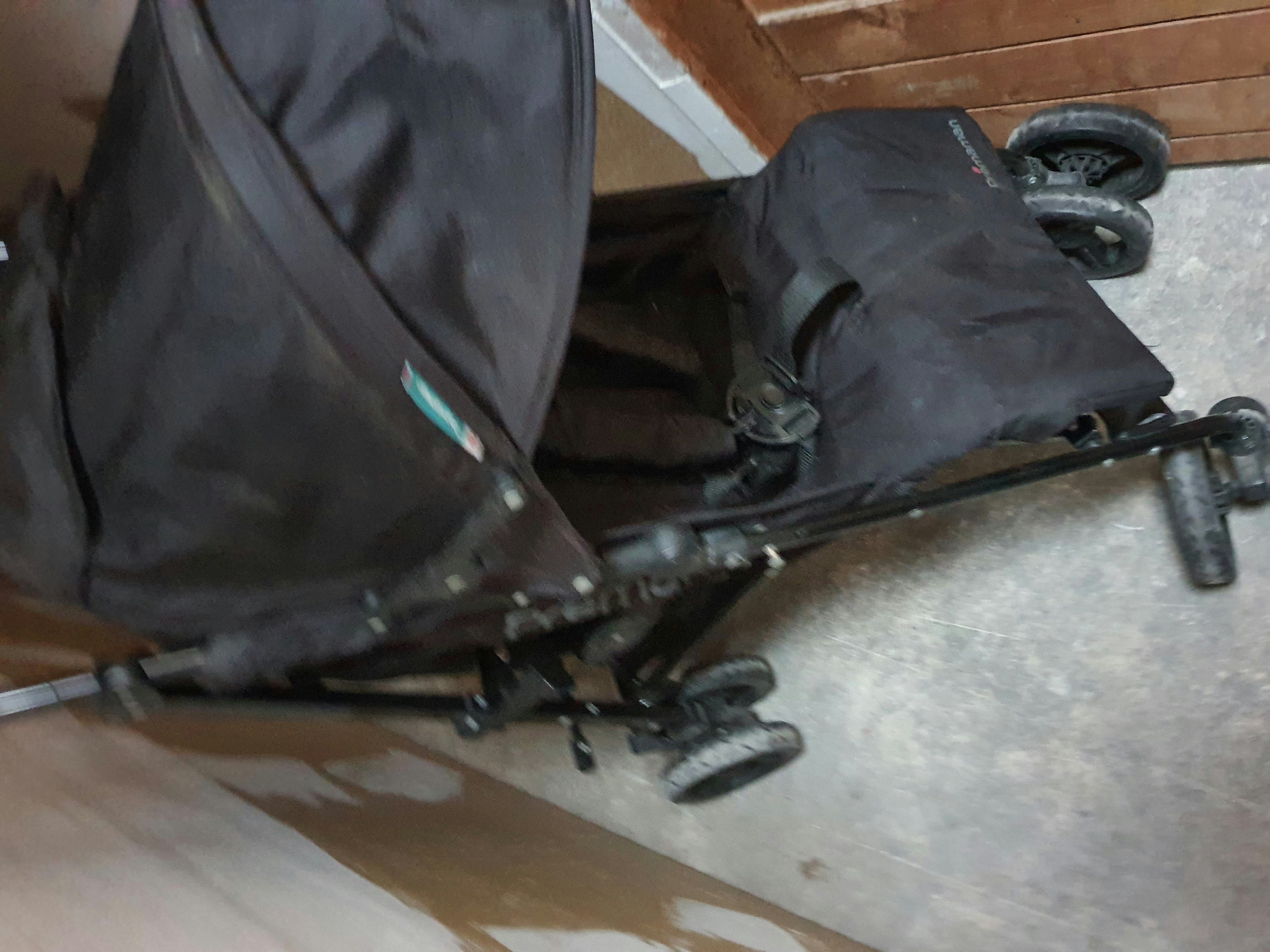 Poussette canne noire