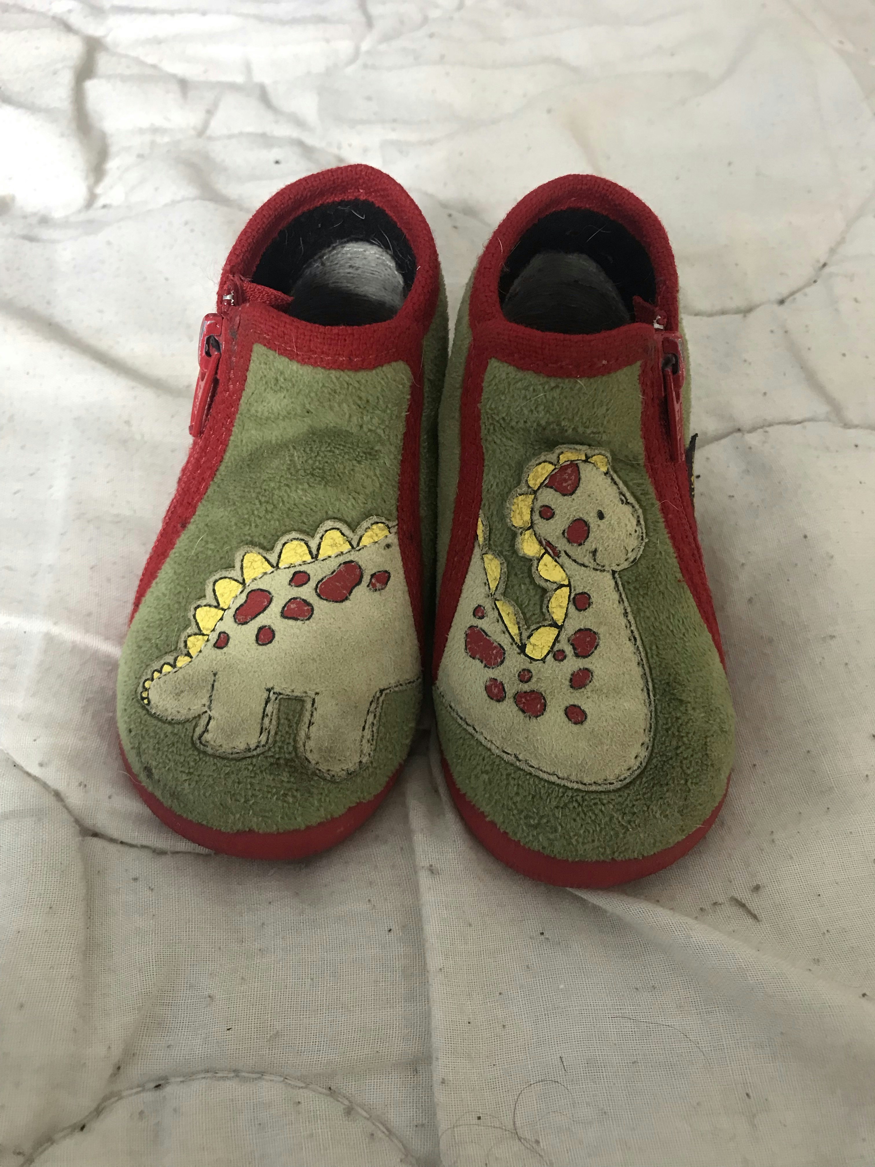 Chaussons dinosaures en taille 20