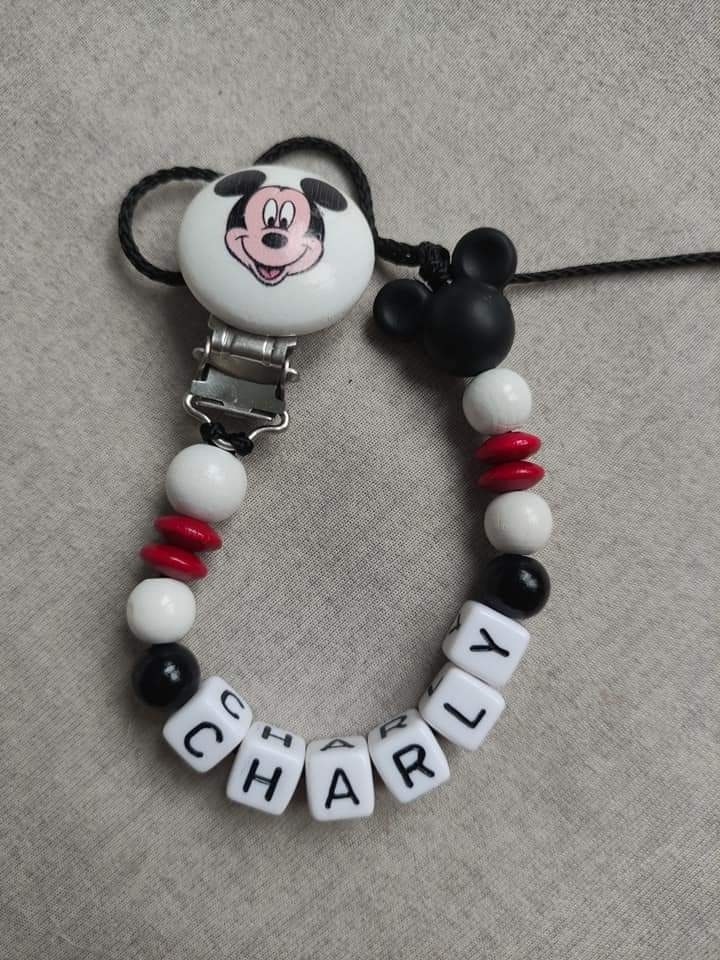 Attache tétine personnalisée