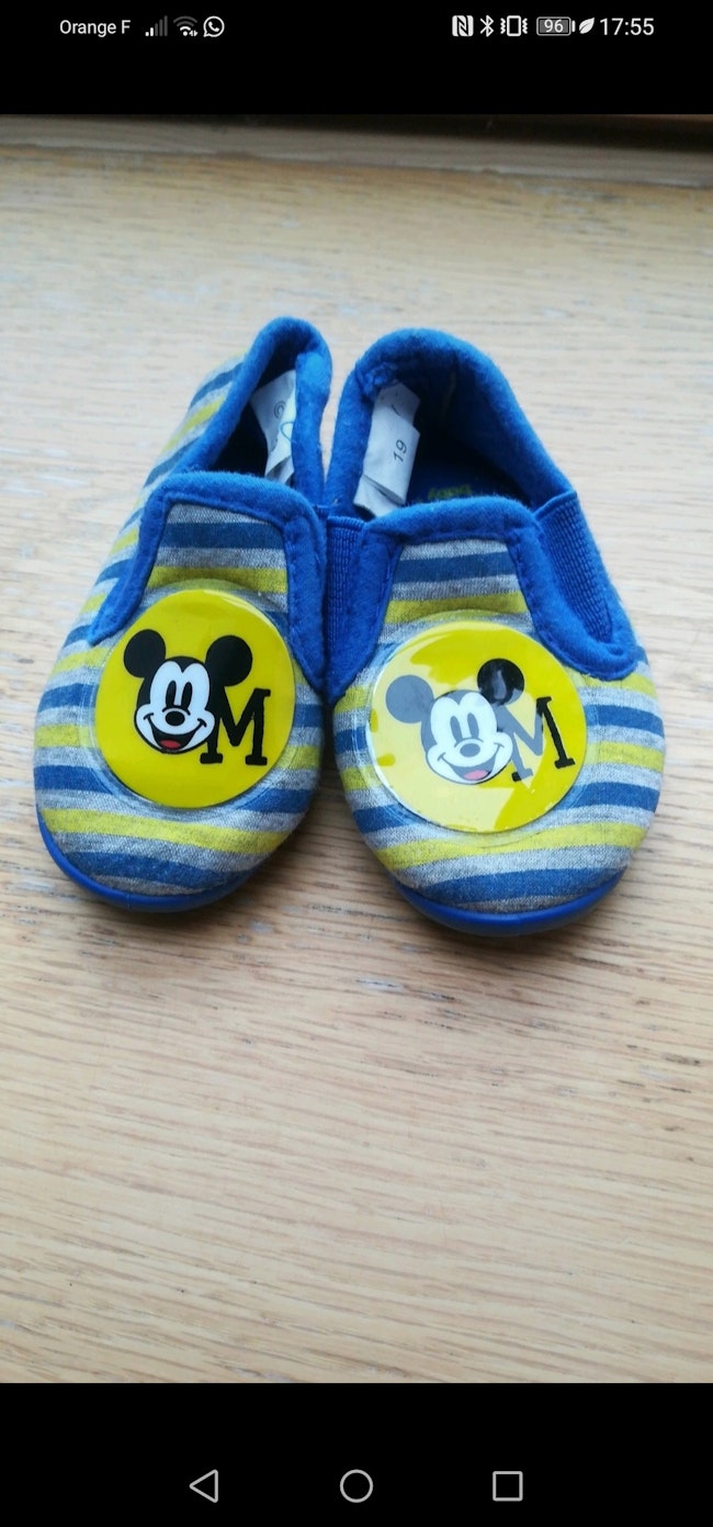 Chaussons Taille 18 Beebs Achat Vente Bebe