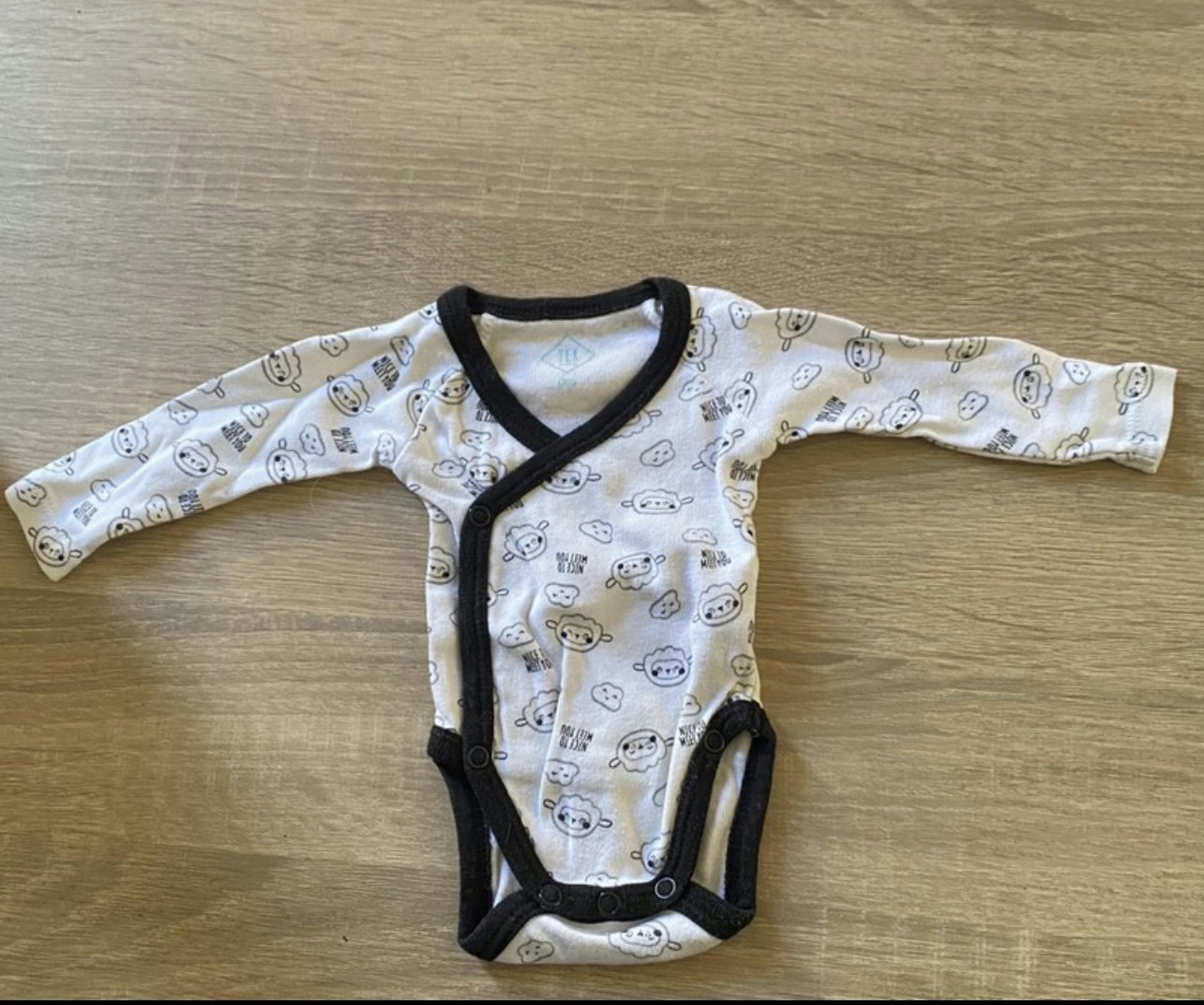 Lot bodies bébé - photo numéro 4
