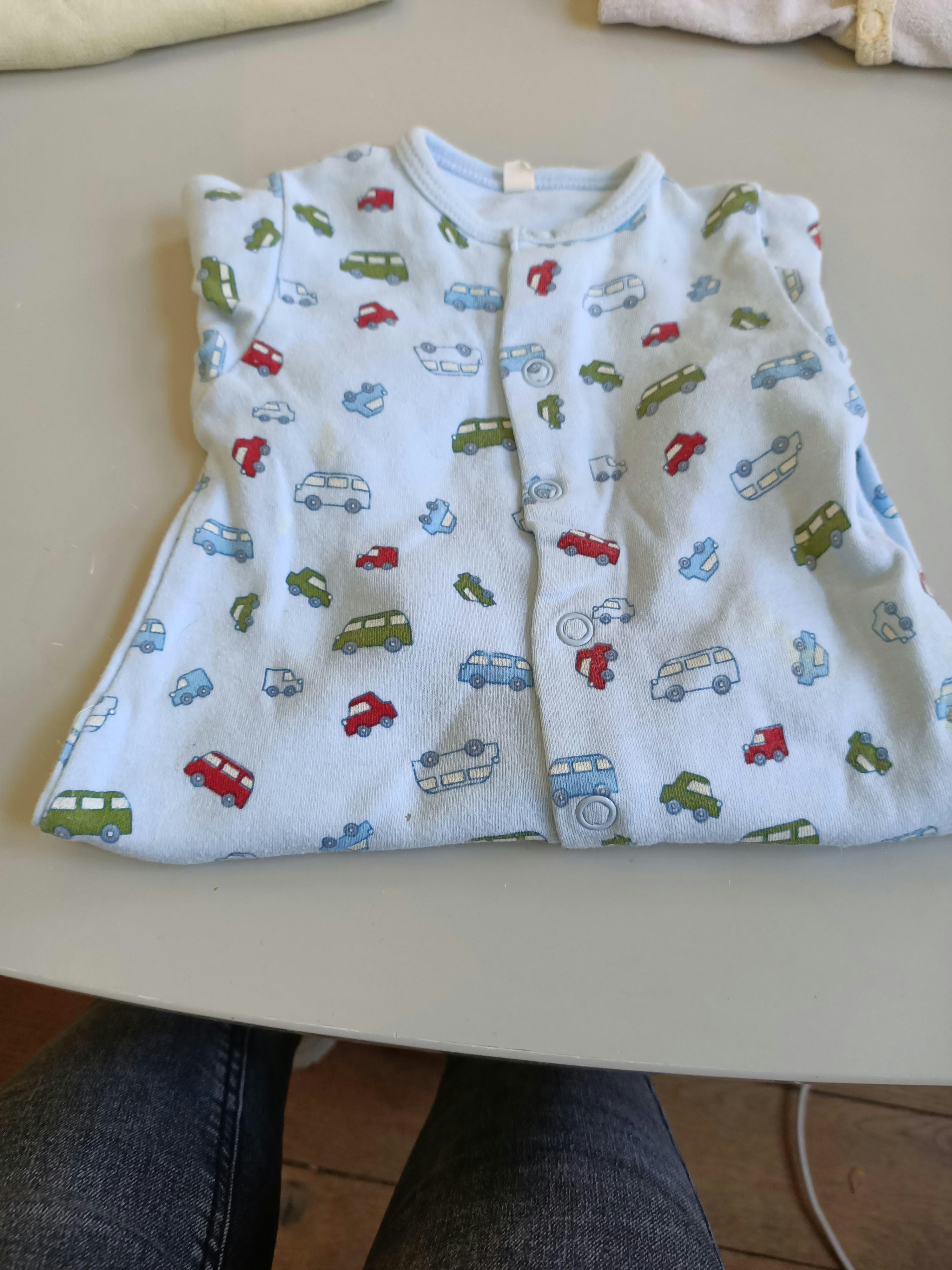 Pyjamas 1 mois - photo numéro 2