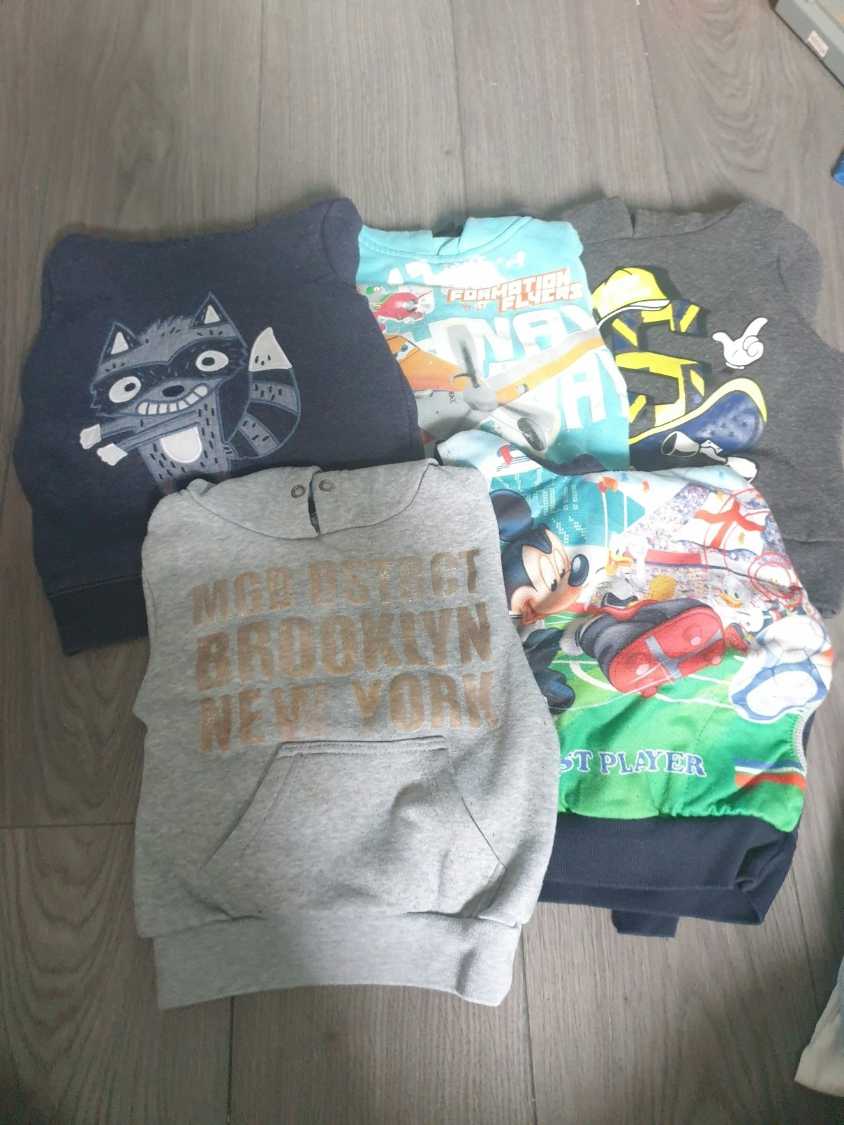 Le lot Pull avec capuche