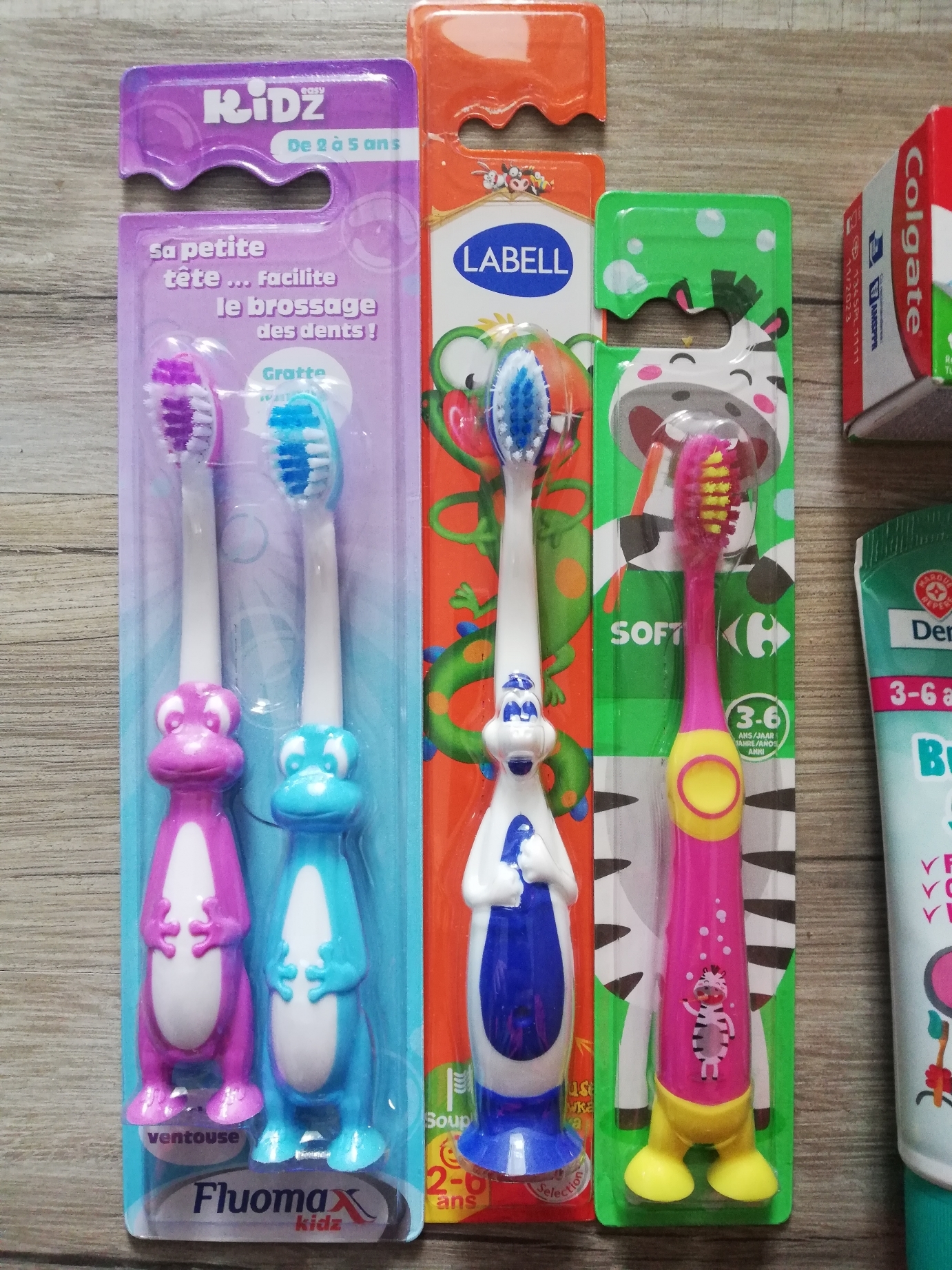 Dentifrices e brosses à dents - photo numéro 2