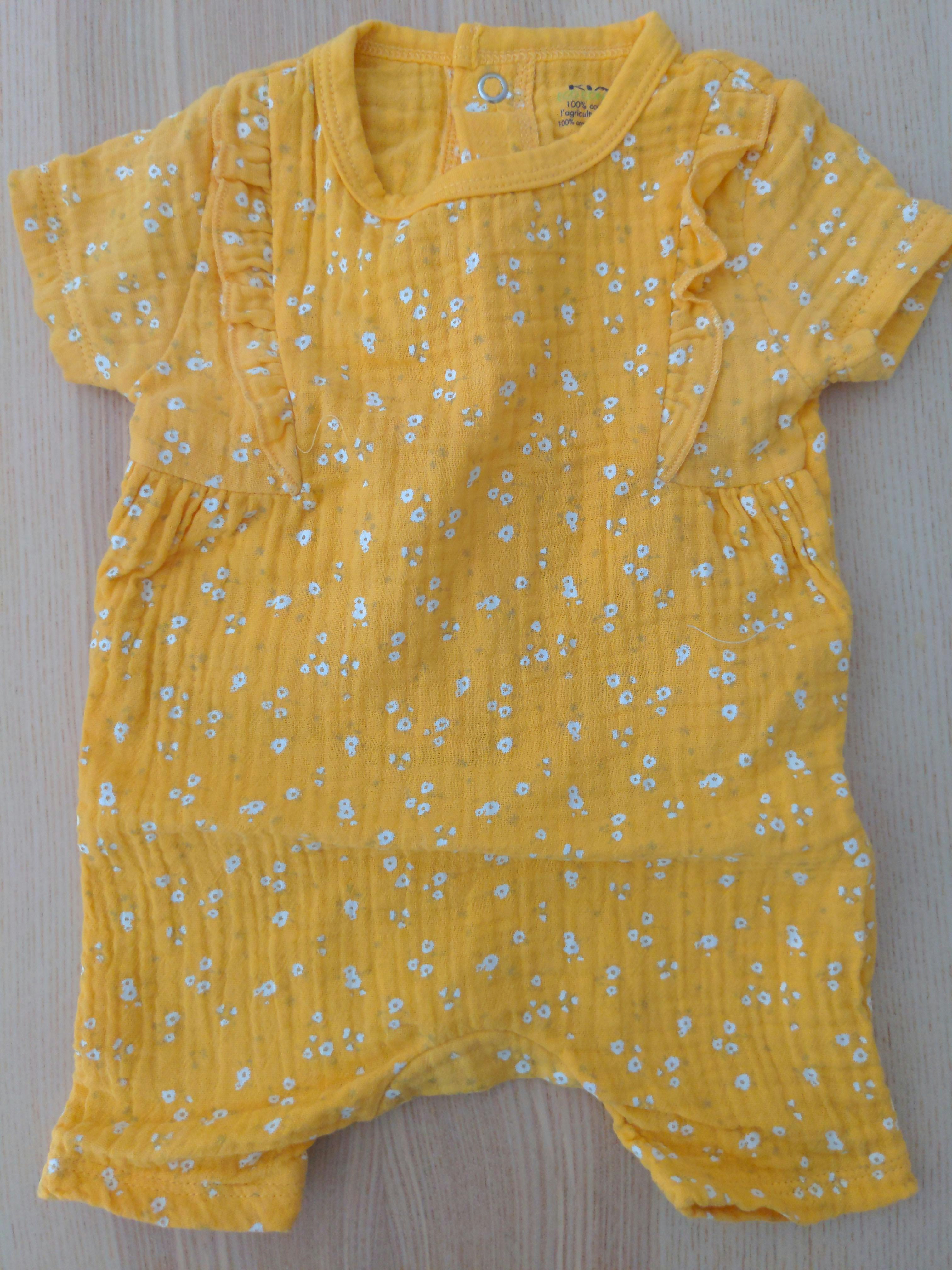 Combinaison jaune
