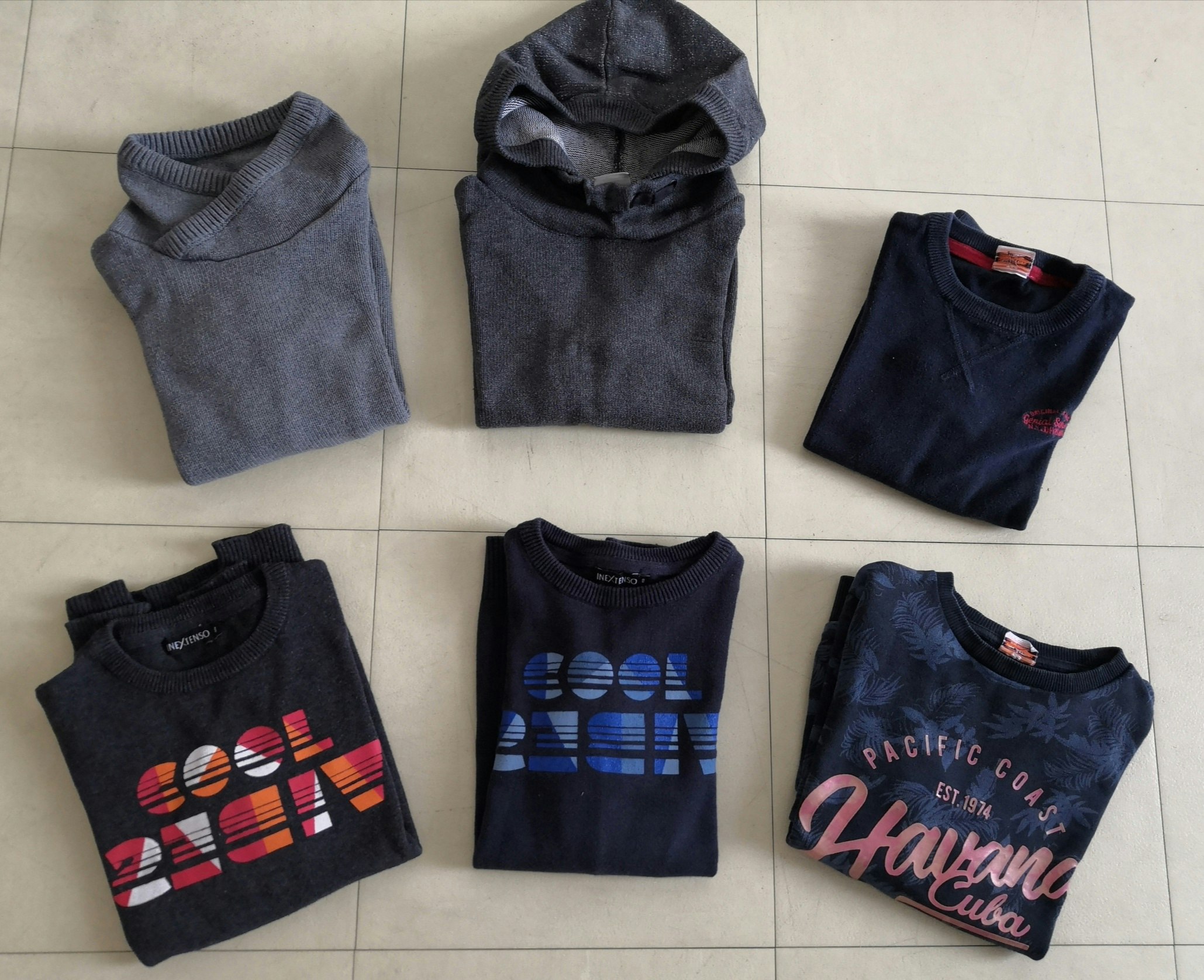 Lot de pulls/sweats coton. Tape à l'oeil.