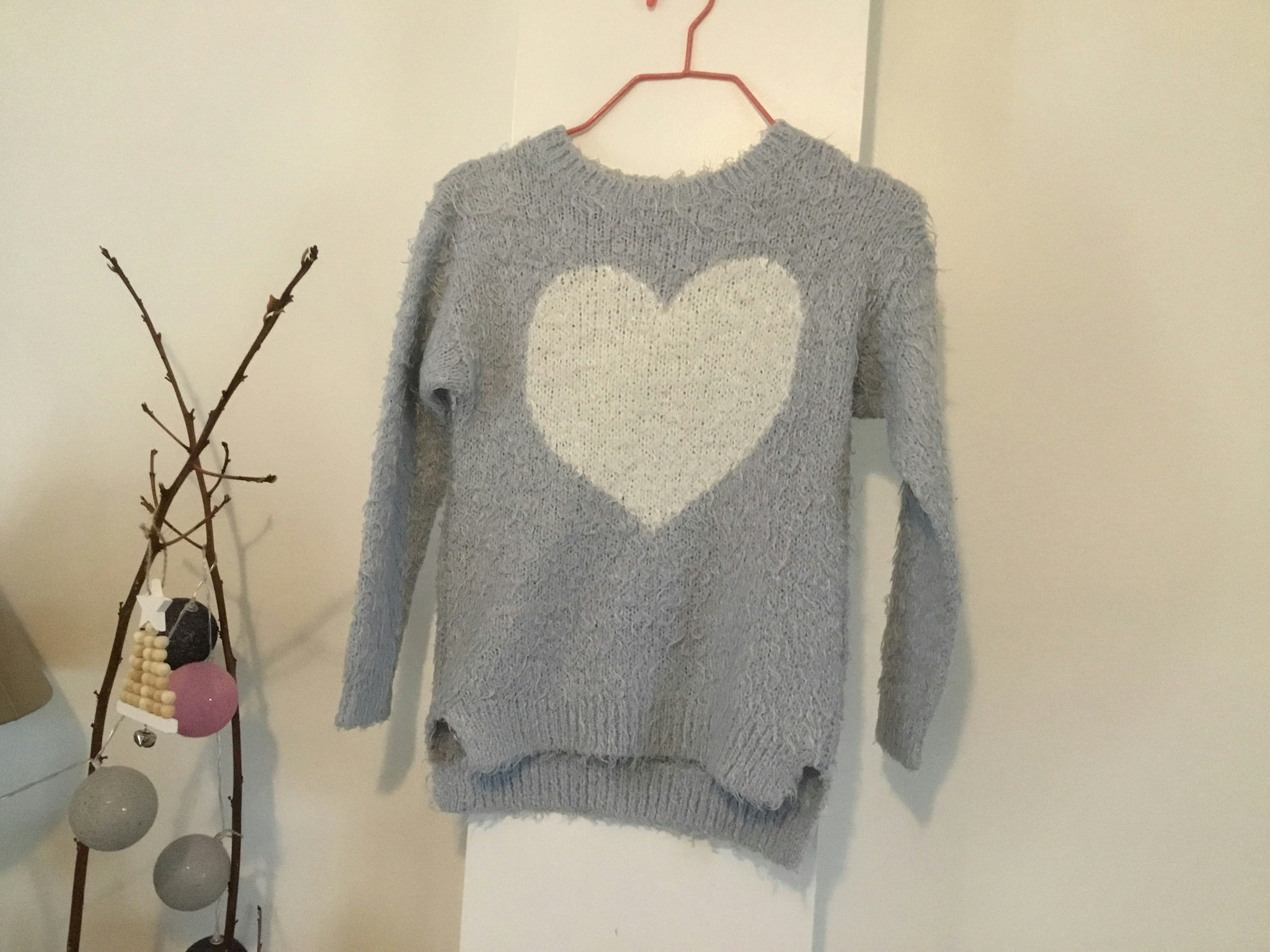 Pull coeur 10 gris/ blanc