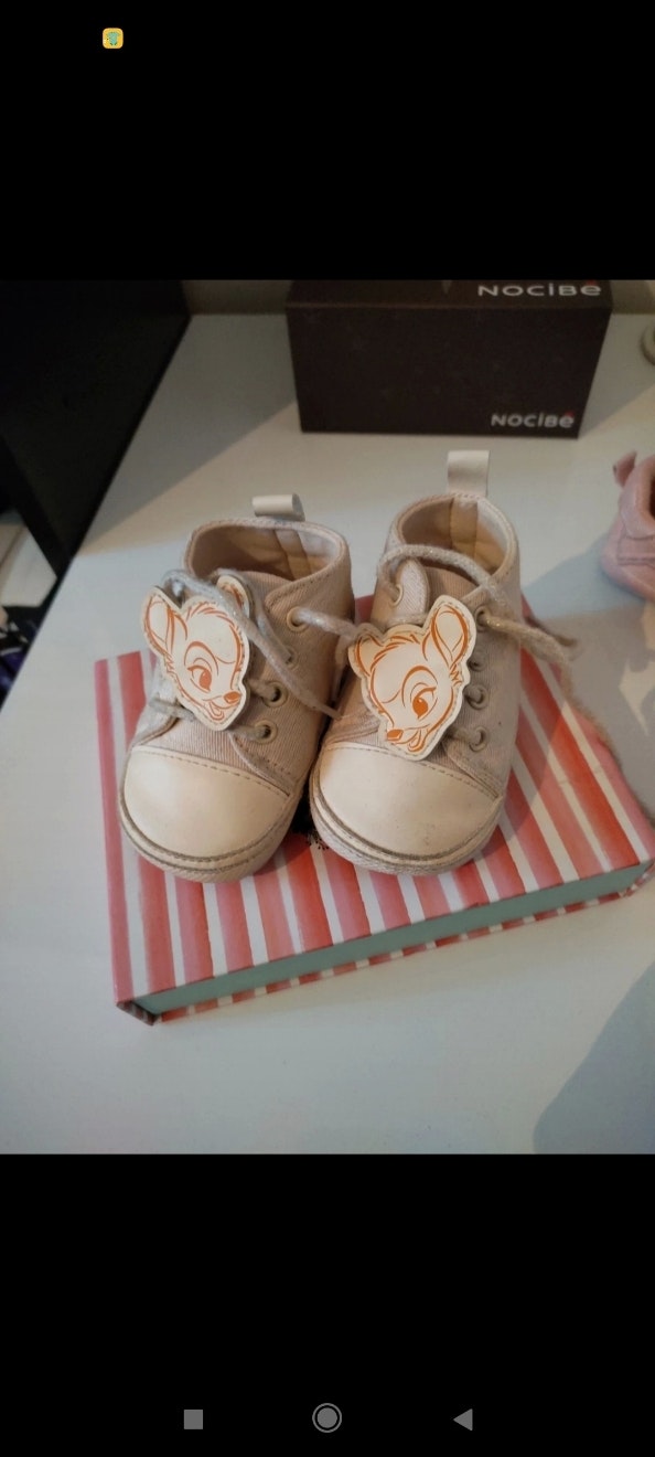 Chaussure bébé .