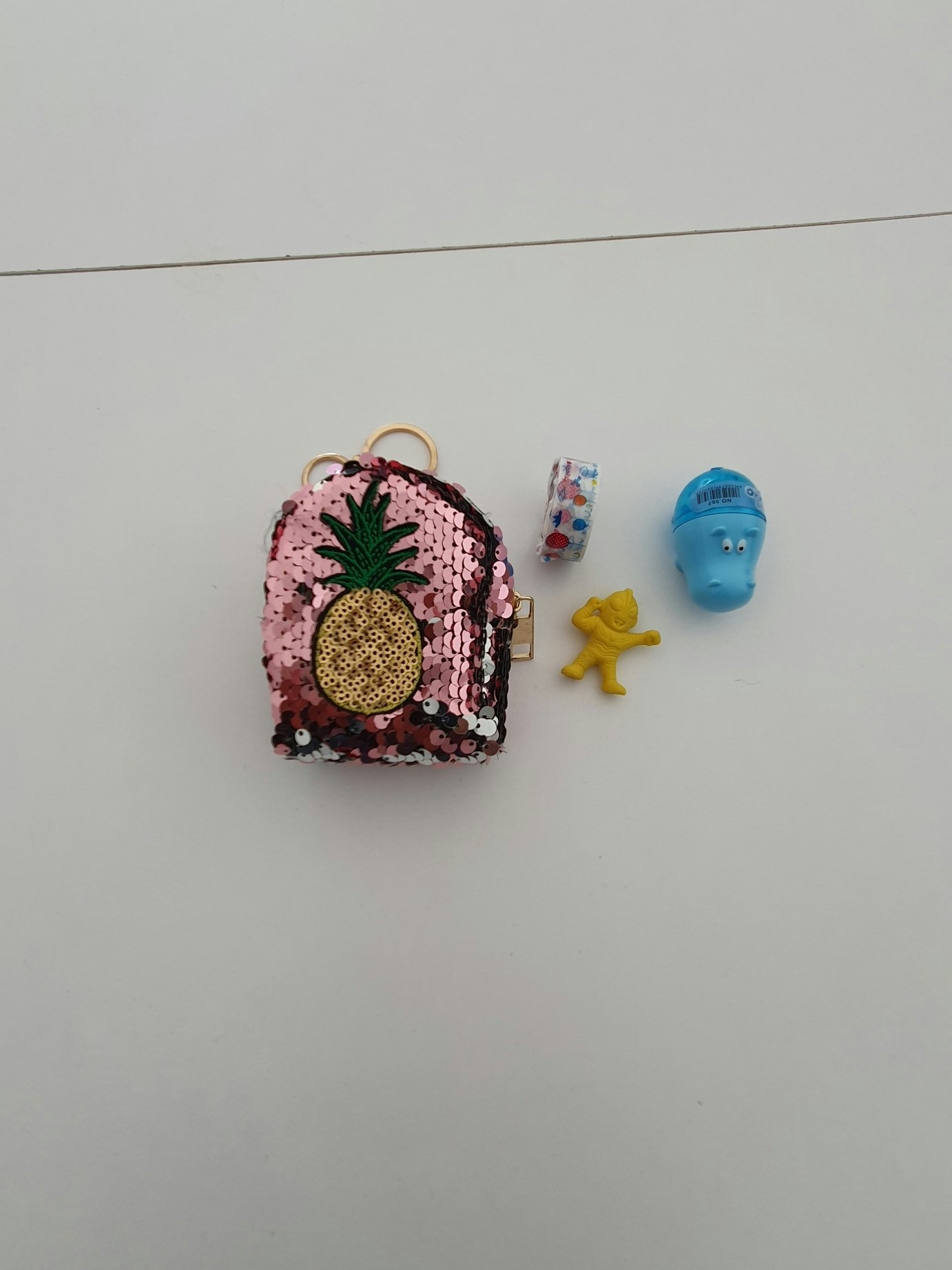 Micropacks et 3 accessoires de papeterie