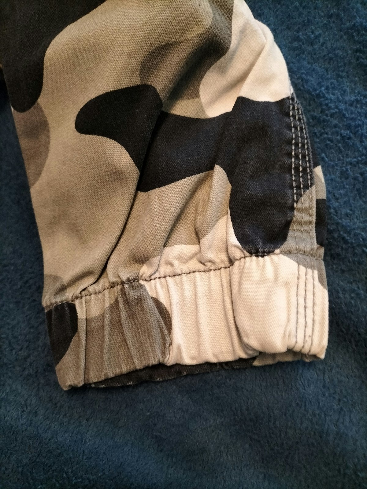 Pantalon camouflage Jennyfer taille 34 - photo numéro 5