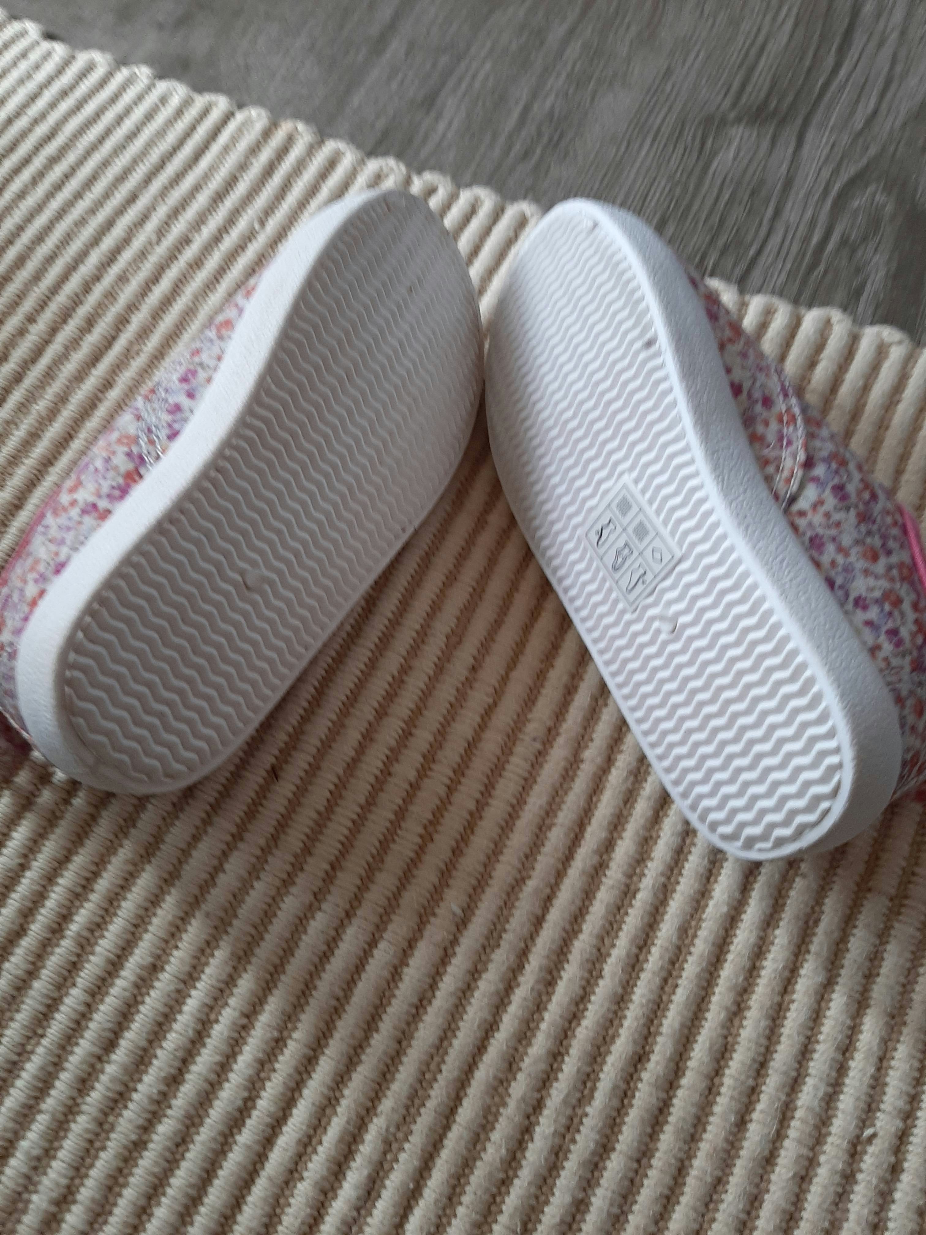 Chaussure petite fille neuve - photo numéro 3