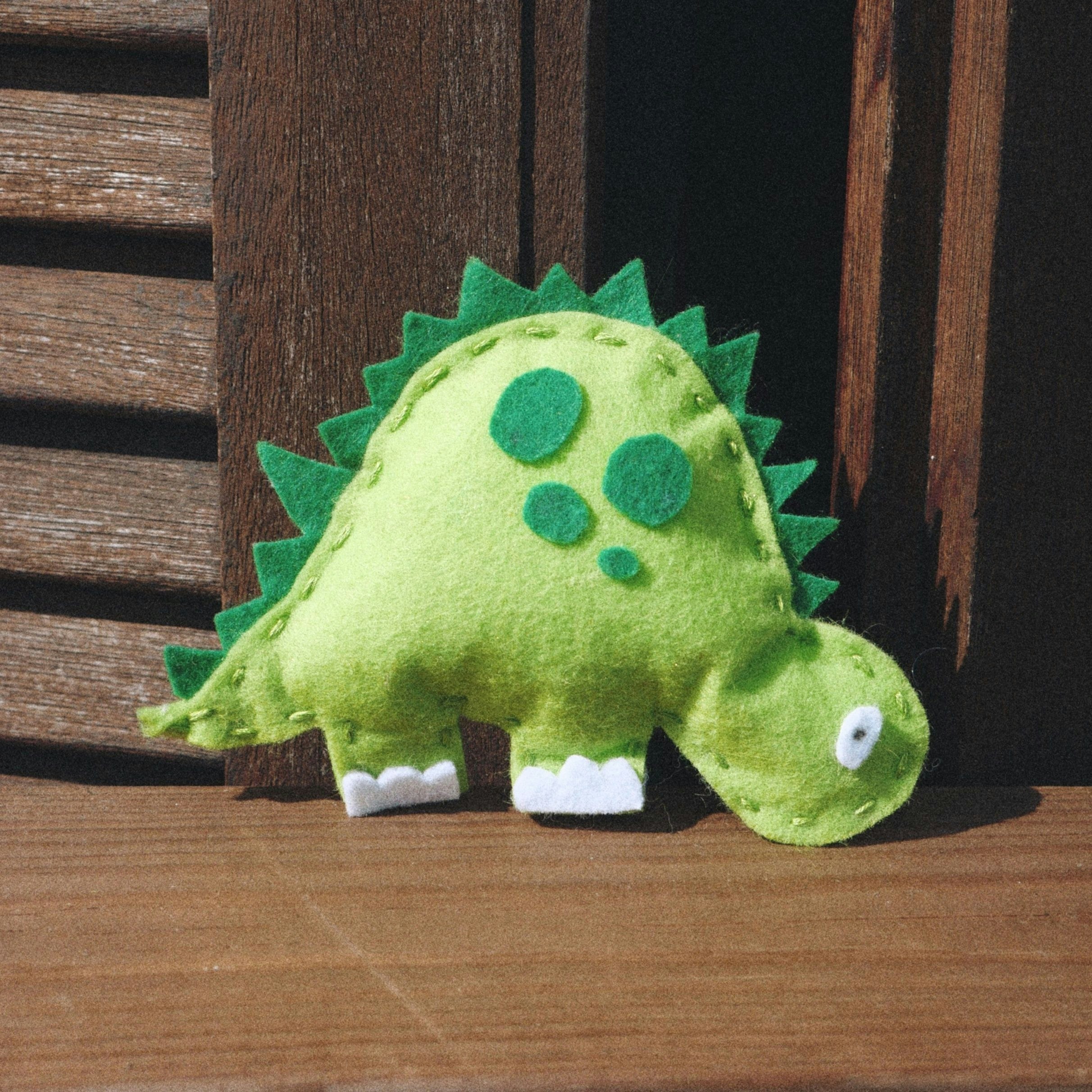 Peluche dinosaure