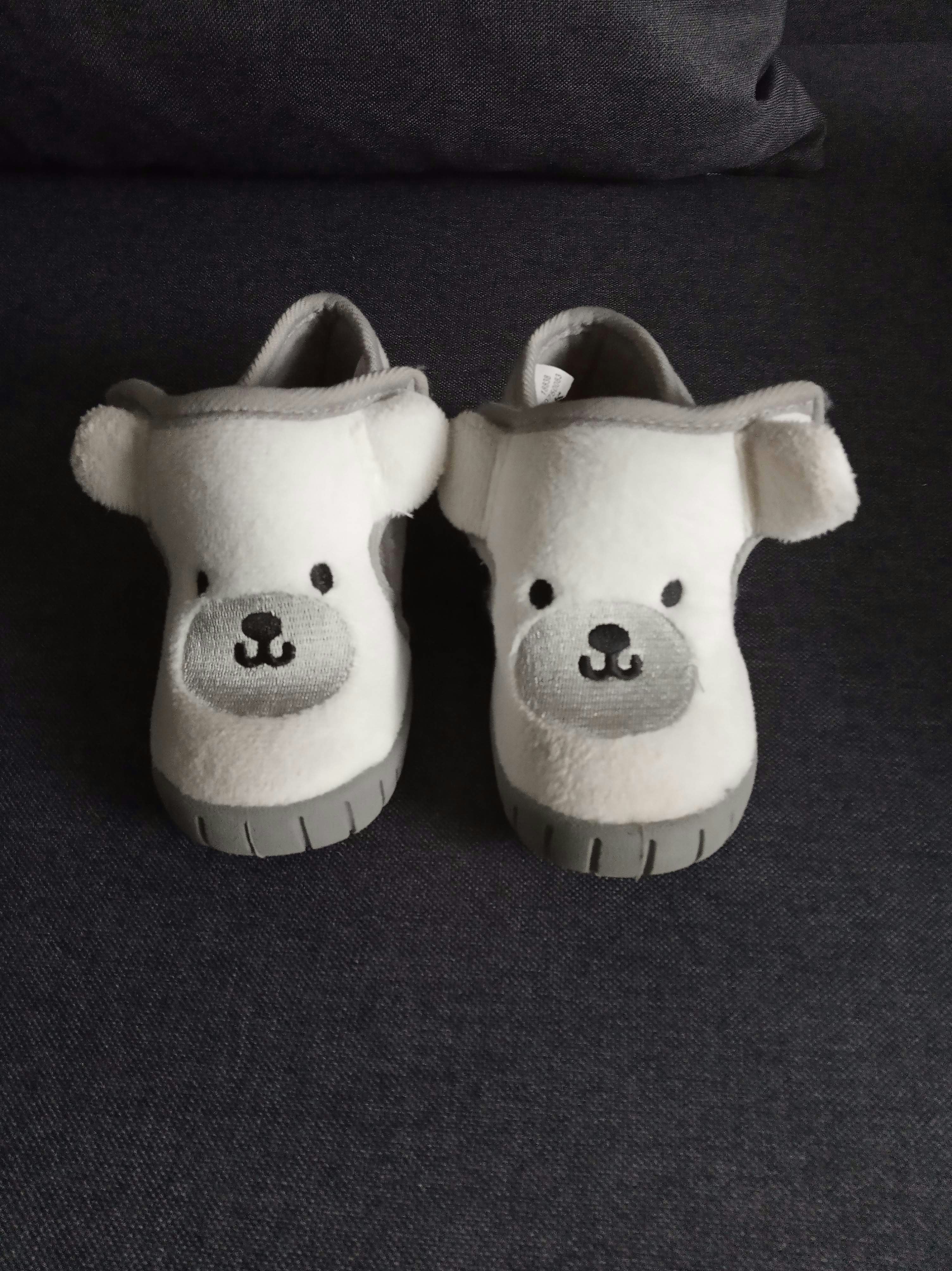 Chaussons taille 24