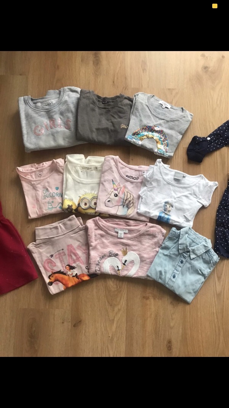 Lot de vêtements taille 4-5 ans - photo numéro 2