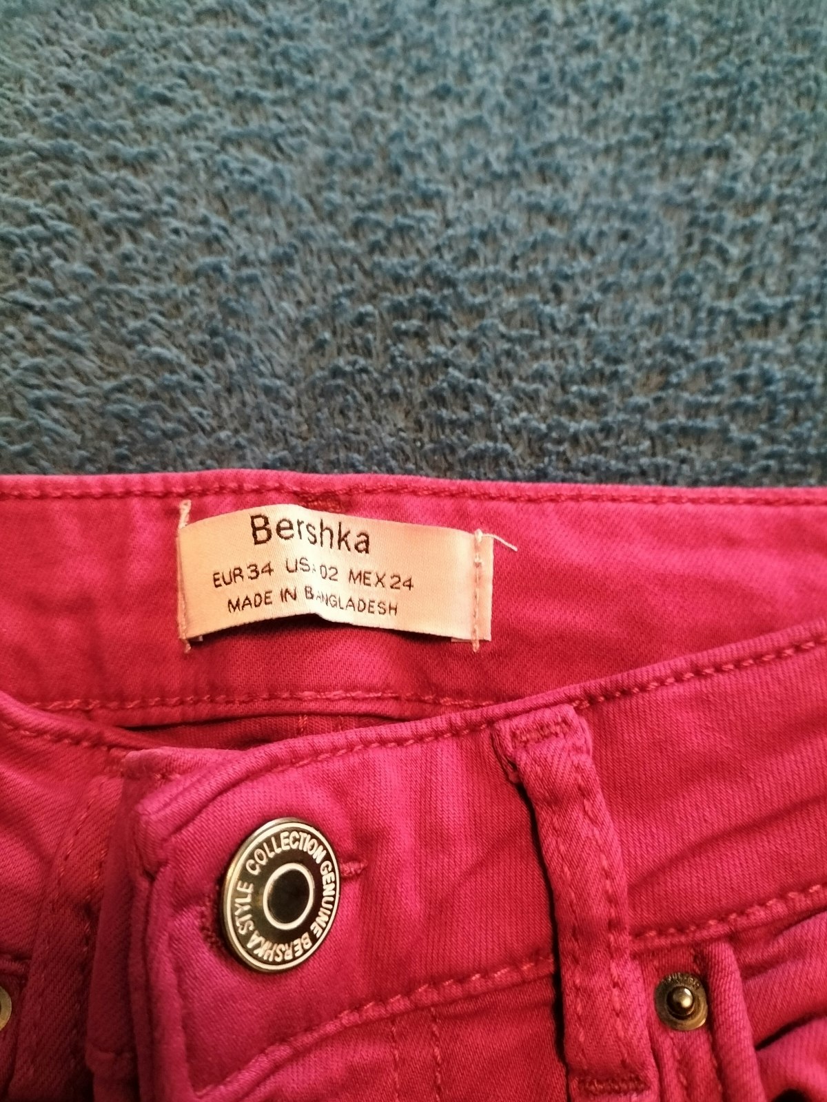 Jean Bershka taille 34 - photo numéro 2