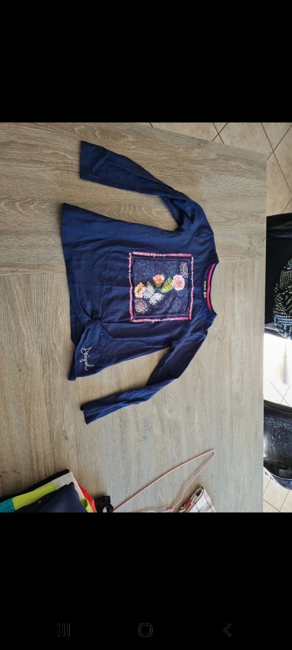 Pull léger desigual