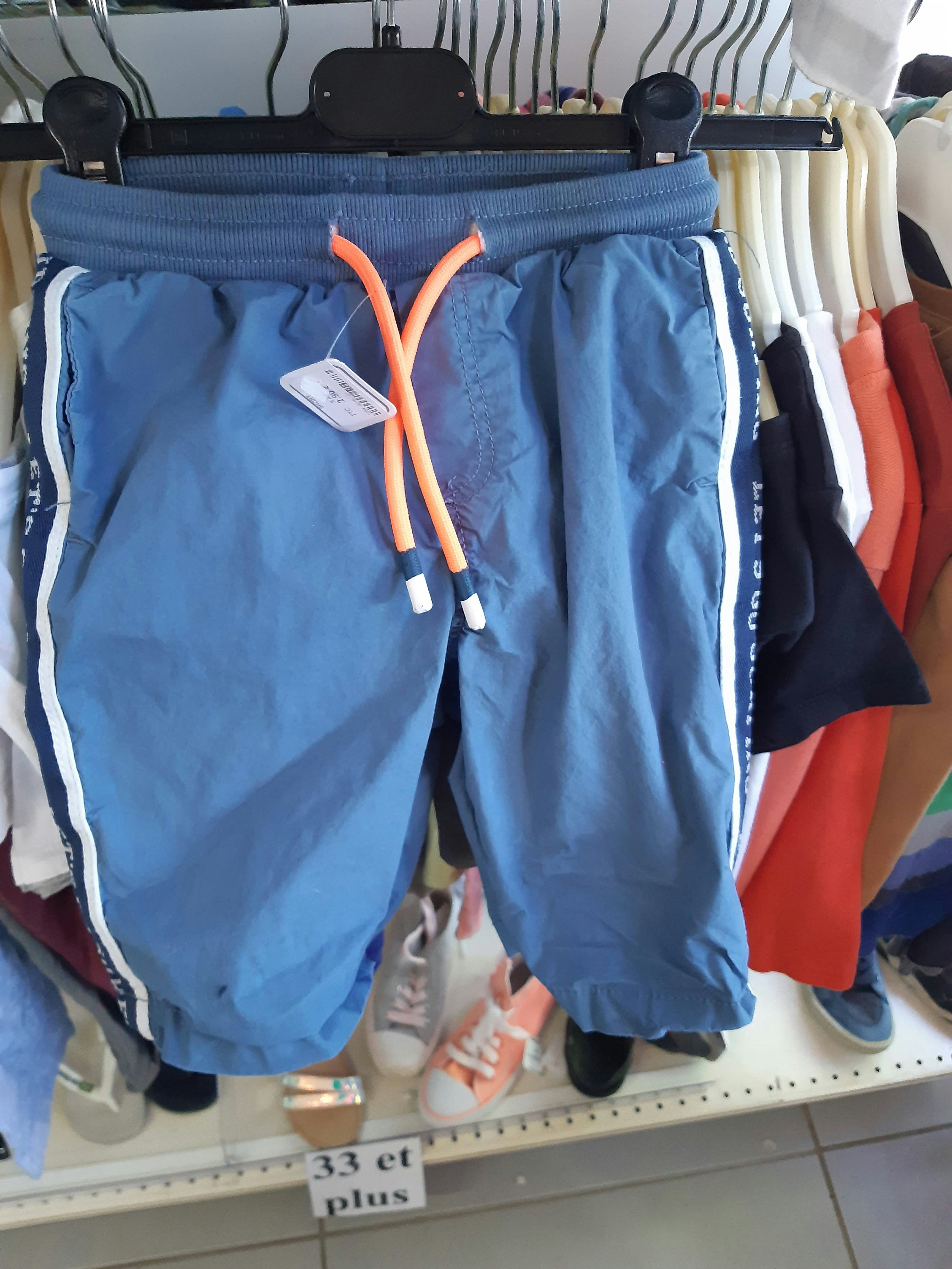 short bleu pour enfant de 5 ans