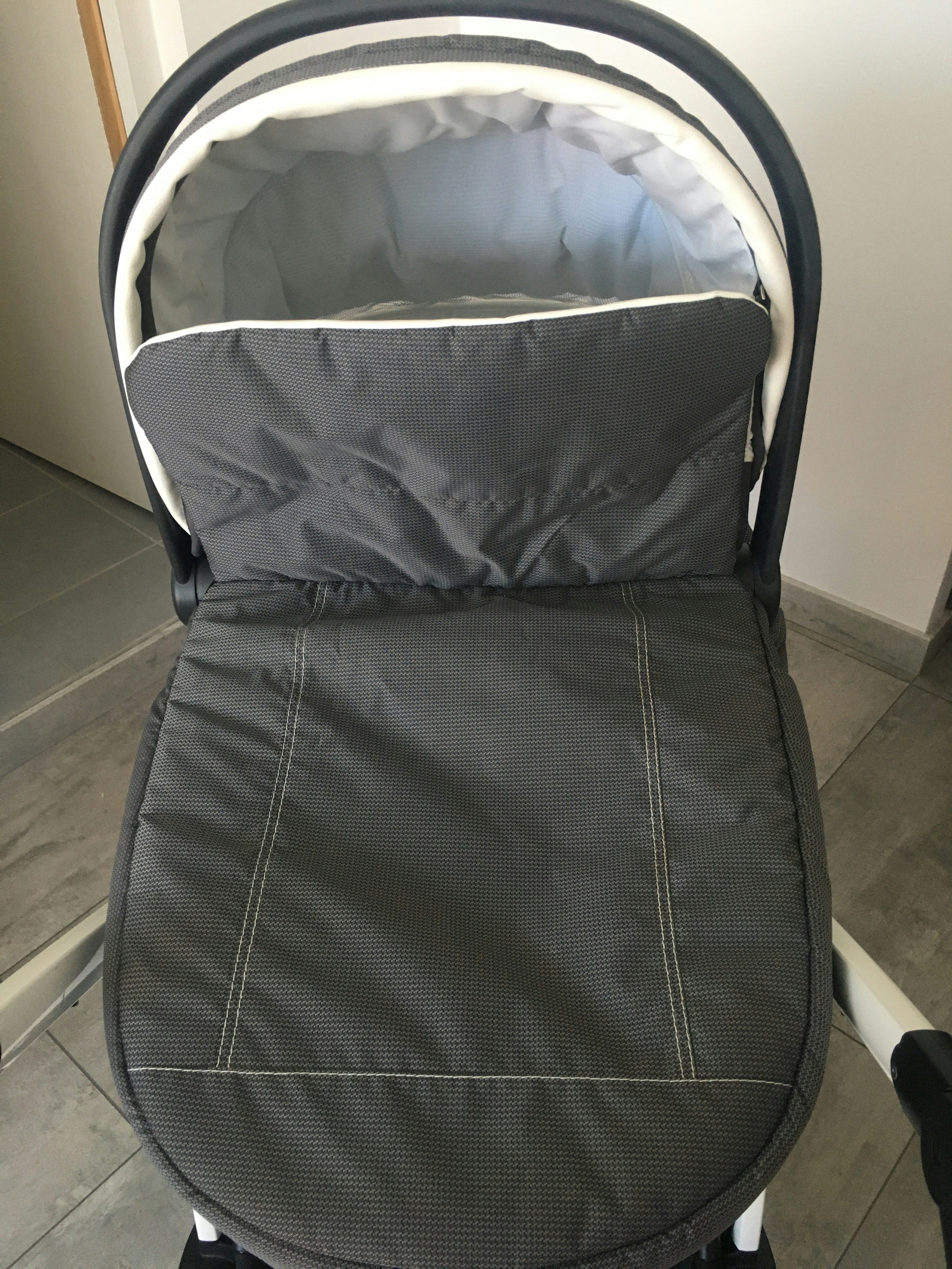 Poussette 3 en 1  et base isofix pour la voiture - photo numéro 8