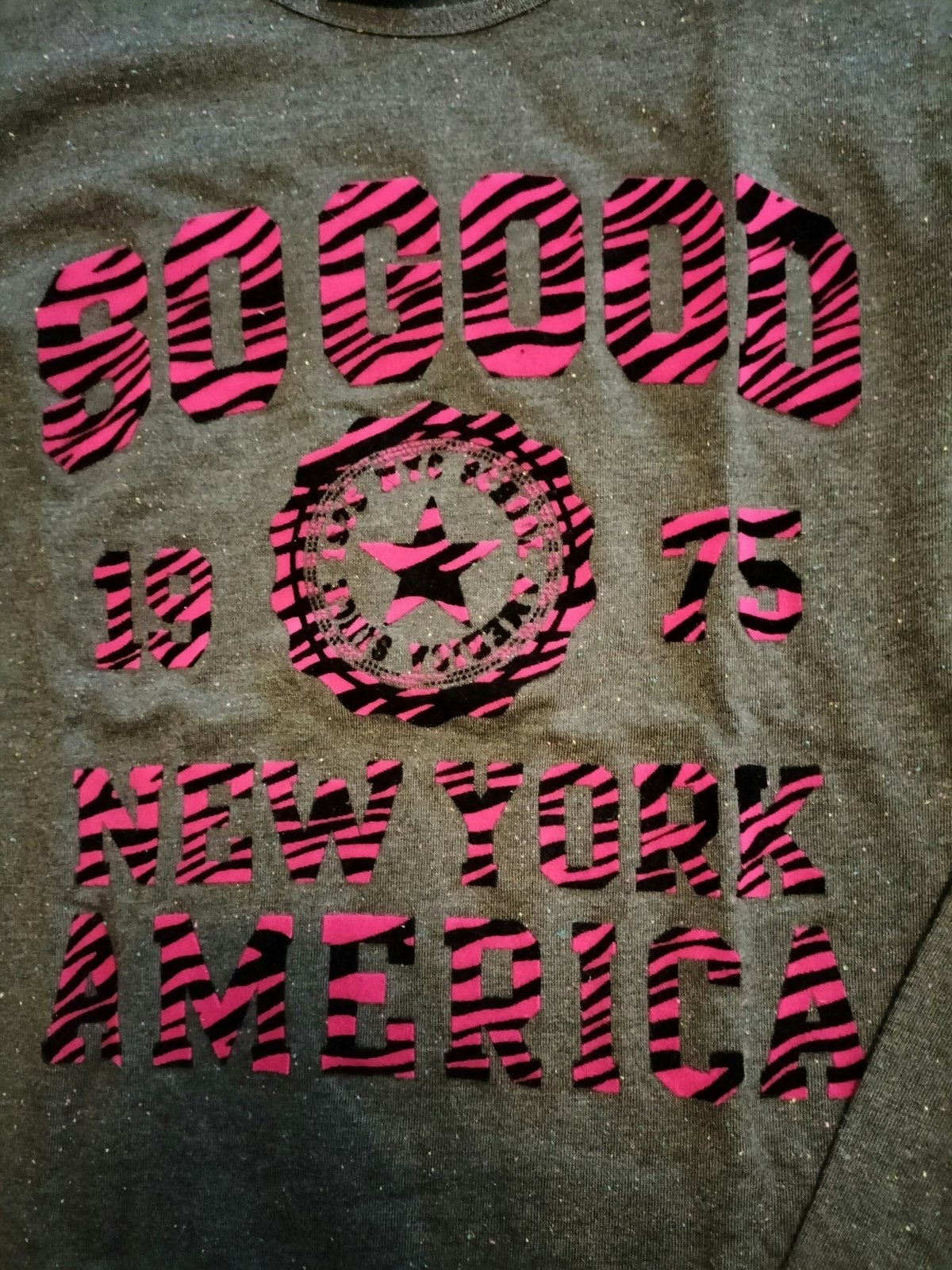 Tee shirt neuf taille S - photo numéro 2