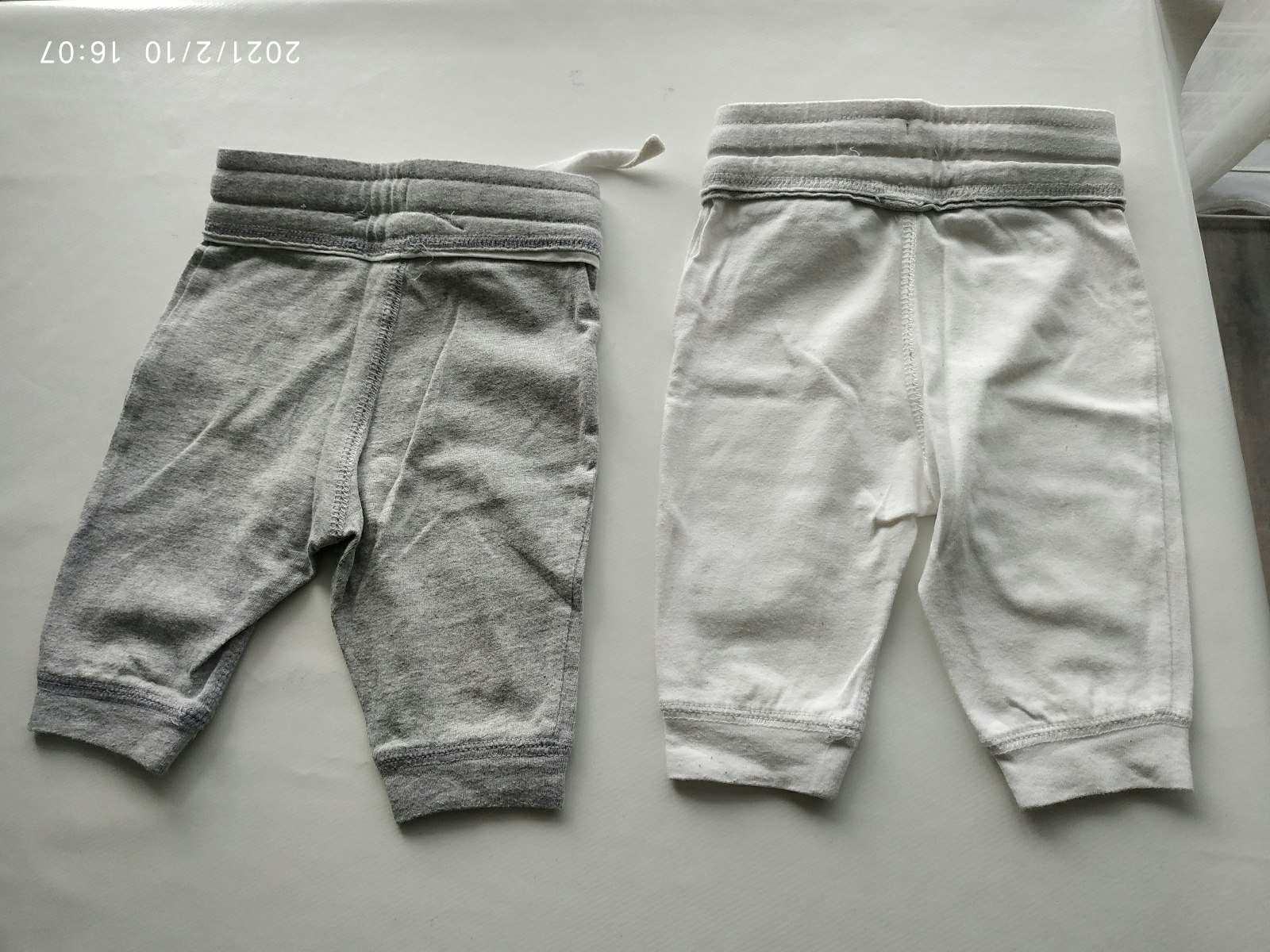 Lot 2 pantalons 1-3mois - photo numéro 2