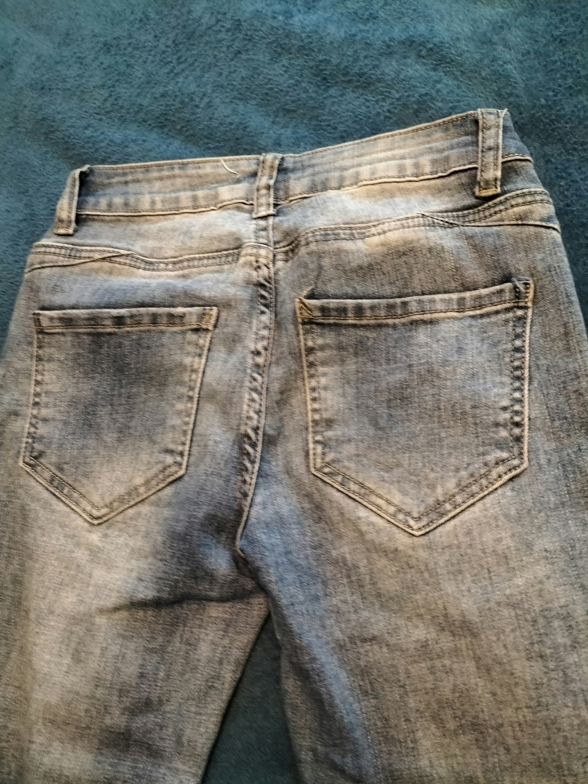 Jean troué GEMO taille 34 - photo numéro 5