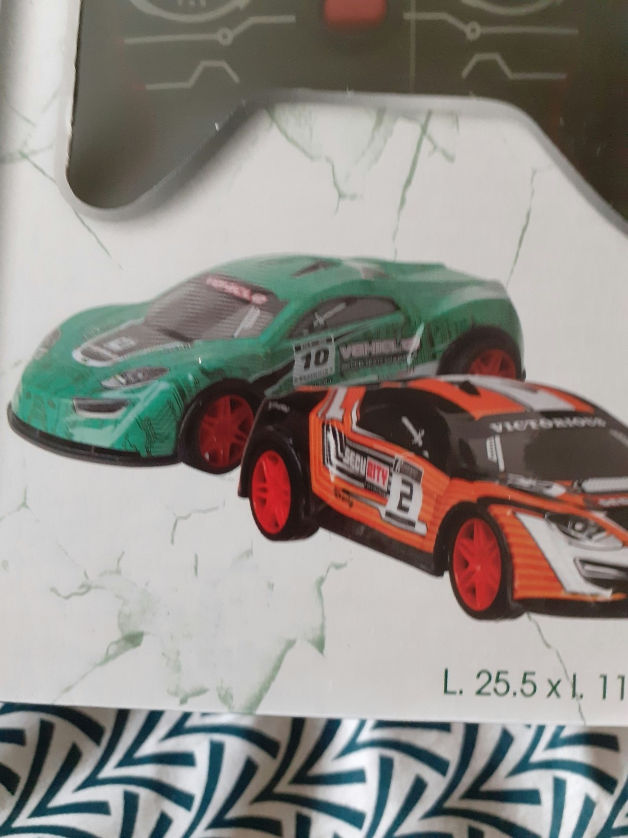 Magnifique voiture de course neuve jamais déballé
