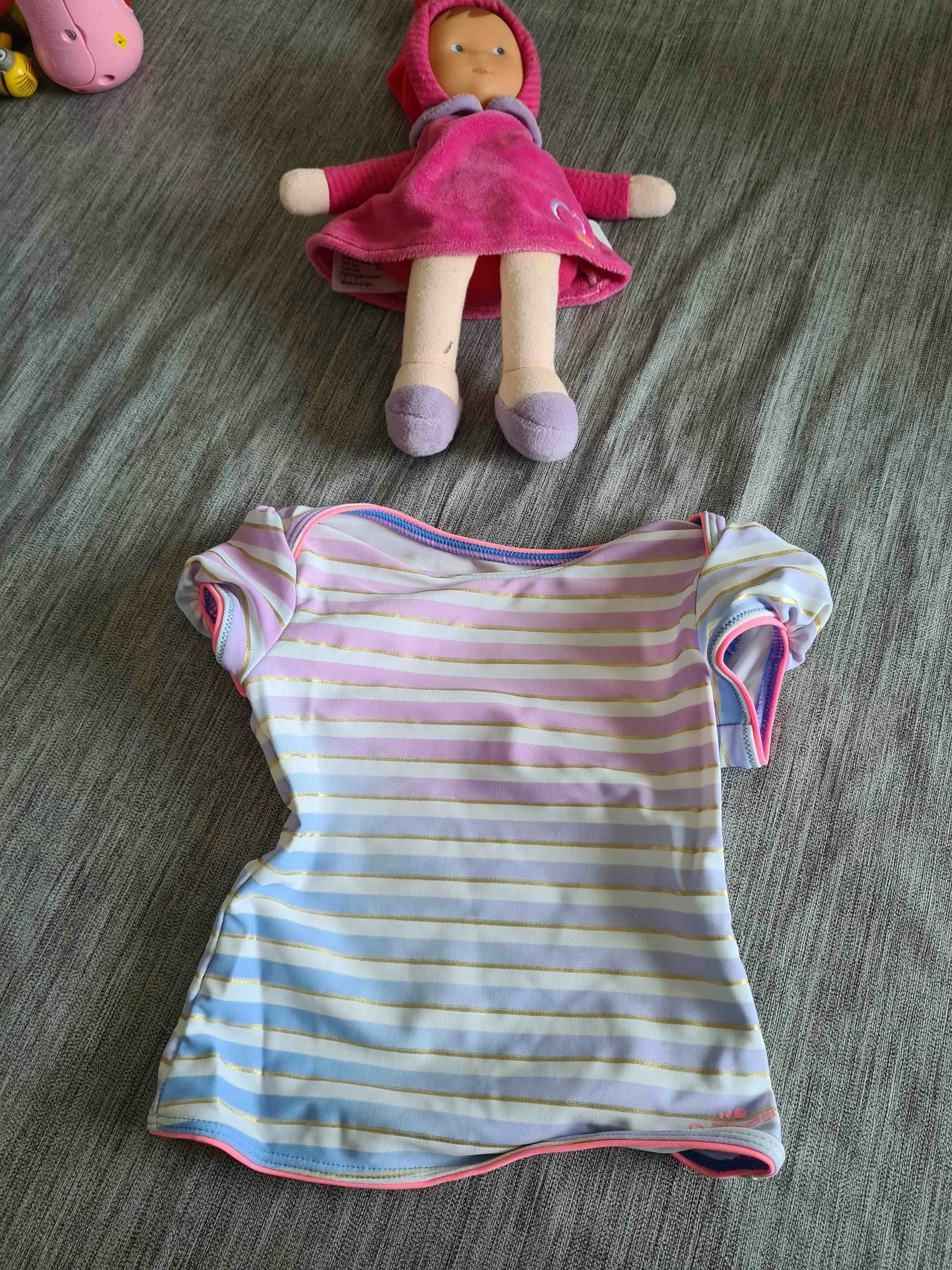 Haut anti uv pour la piscine