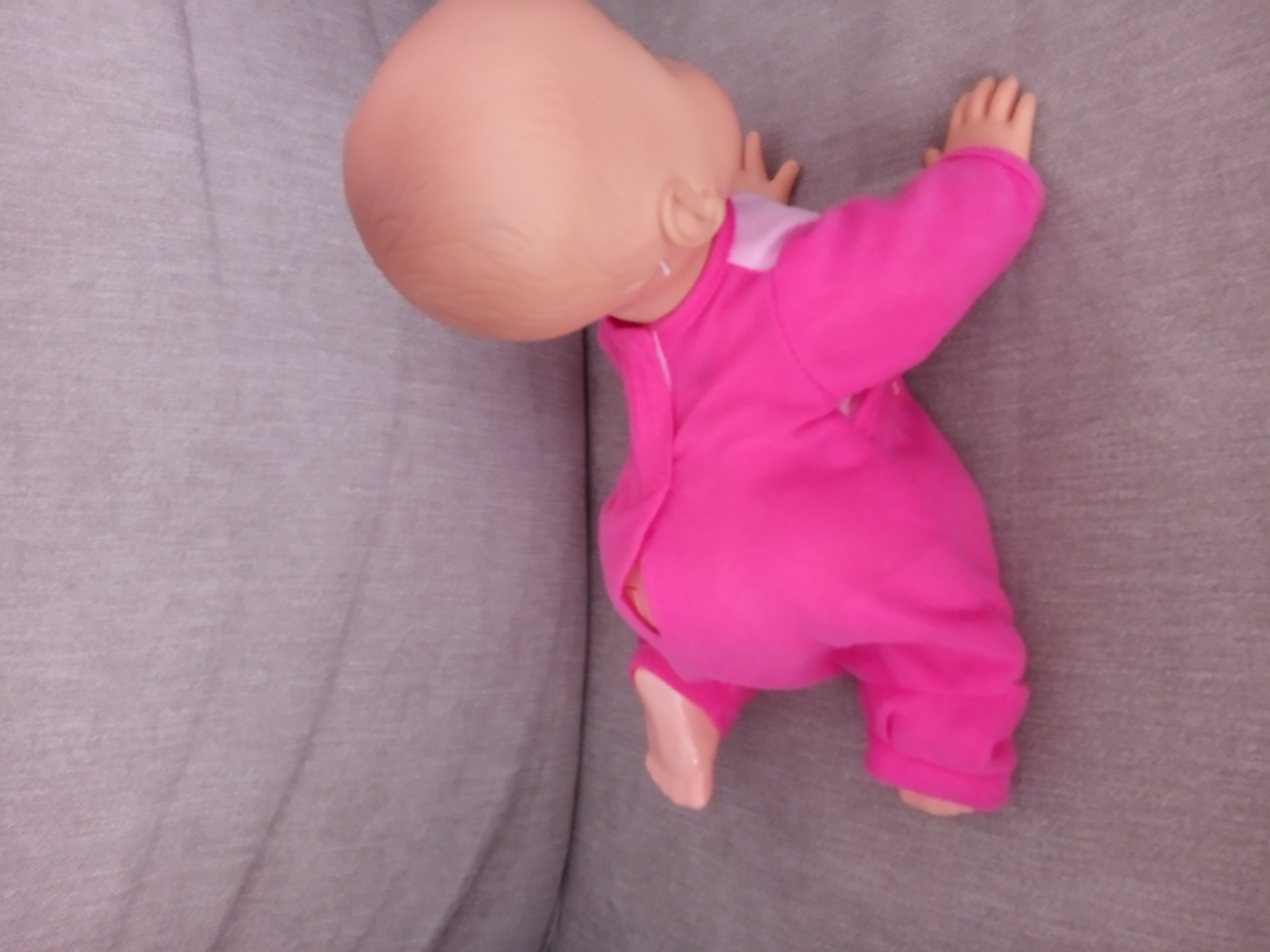 Bb qui marche et pleure - photo numéro 2
