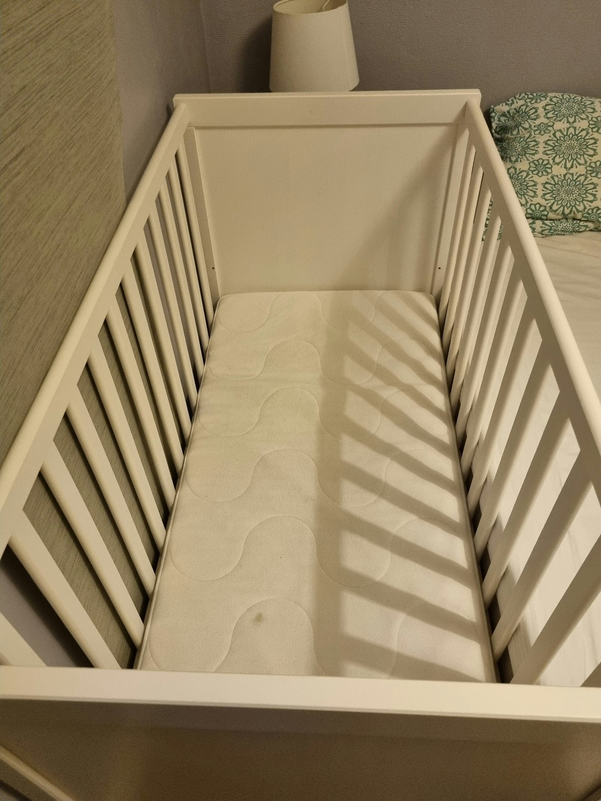 Lit bébé Ikea Sundvik + matelas Krummelur - photo numéro 2