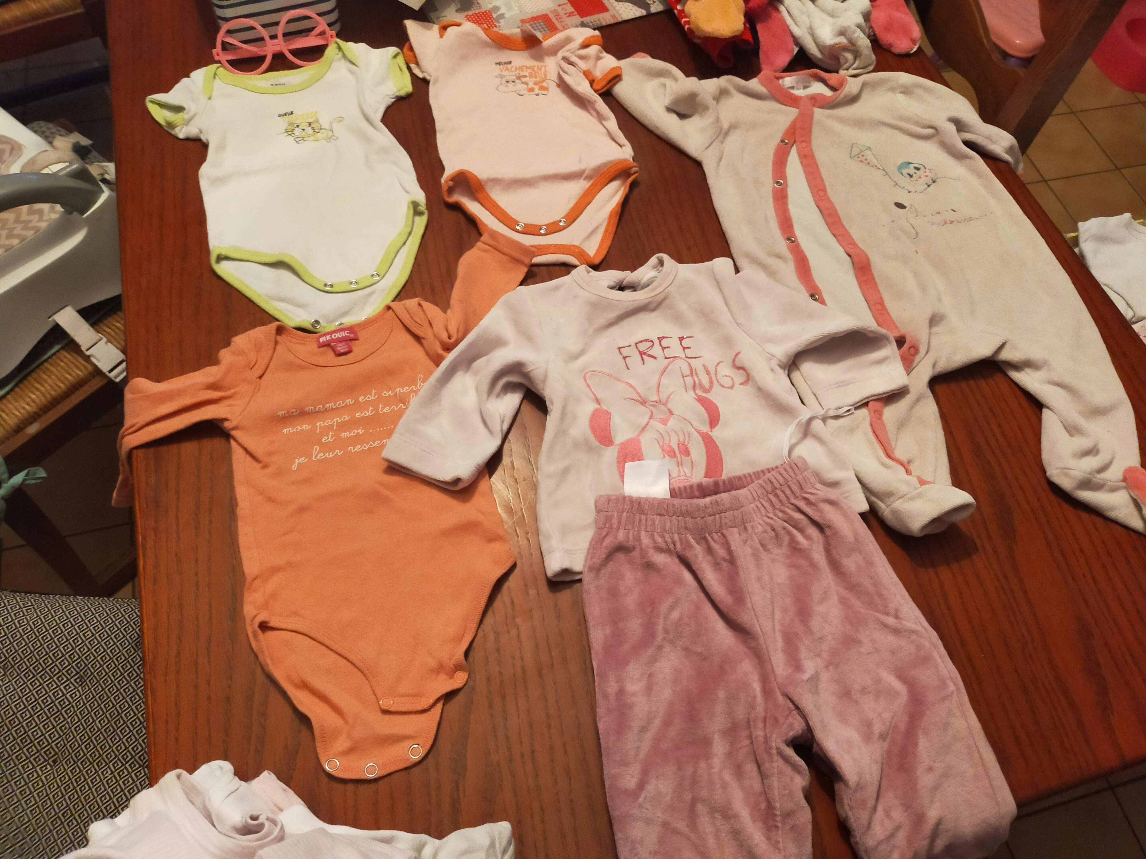 Pyjama et body 9mois - photo numéro 2