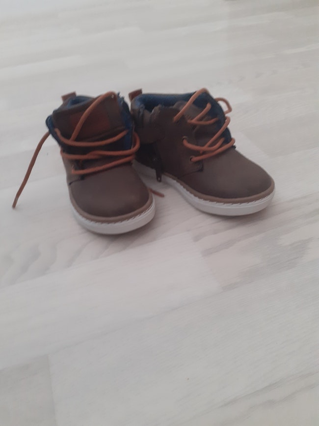 Chaussures Neuves Okaidi Taille 25 Beebs Achat Vente Bebe Enfant