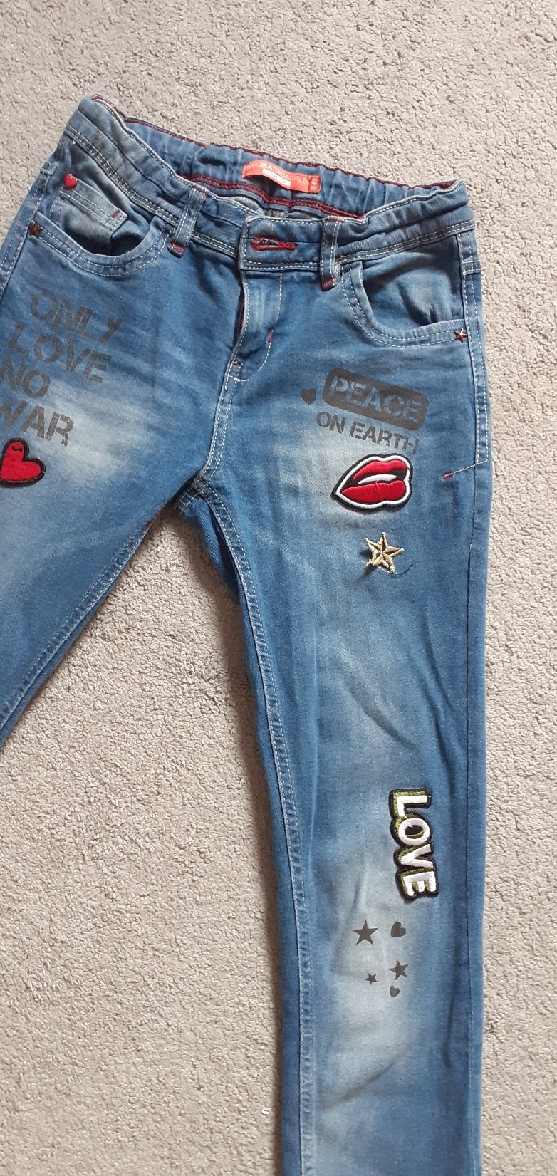 Magnifique jeans taille 9-10 ans