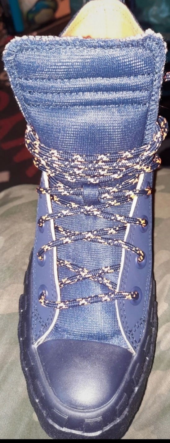 Converses mixtes taille 37.5 neuves - photo numéro 4