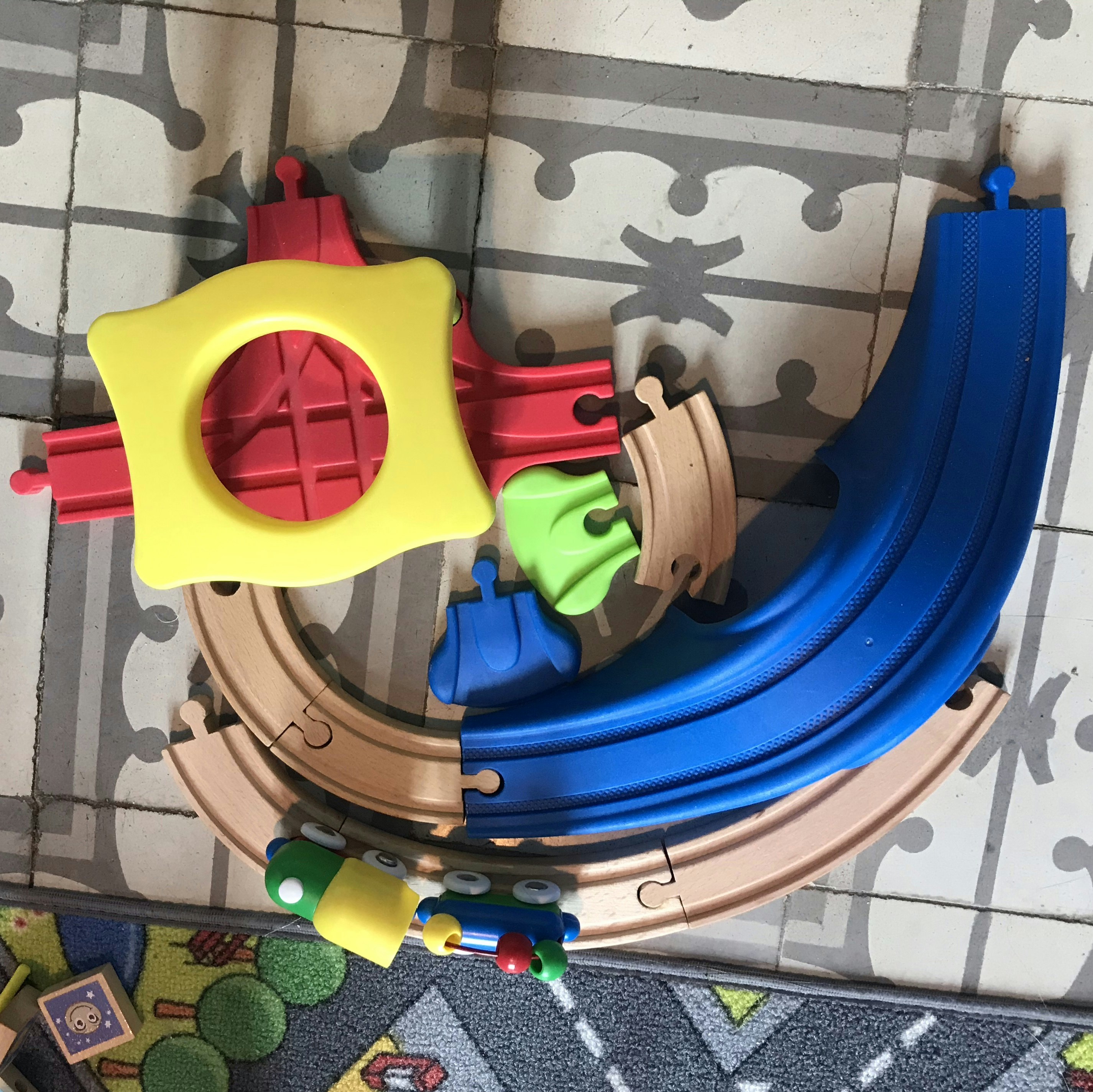 Circuit train en bois