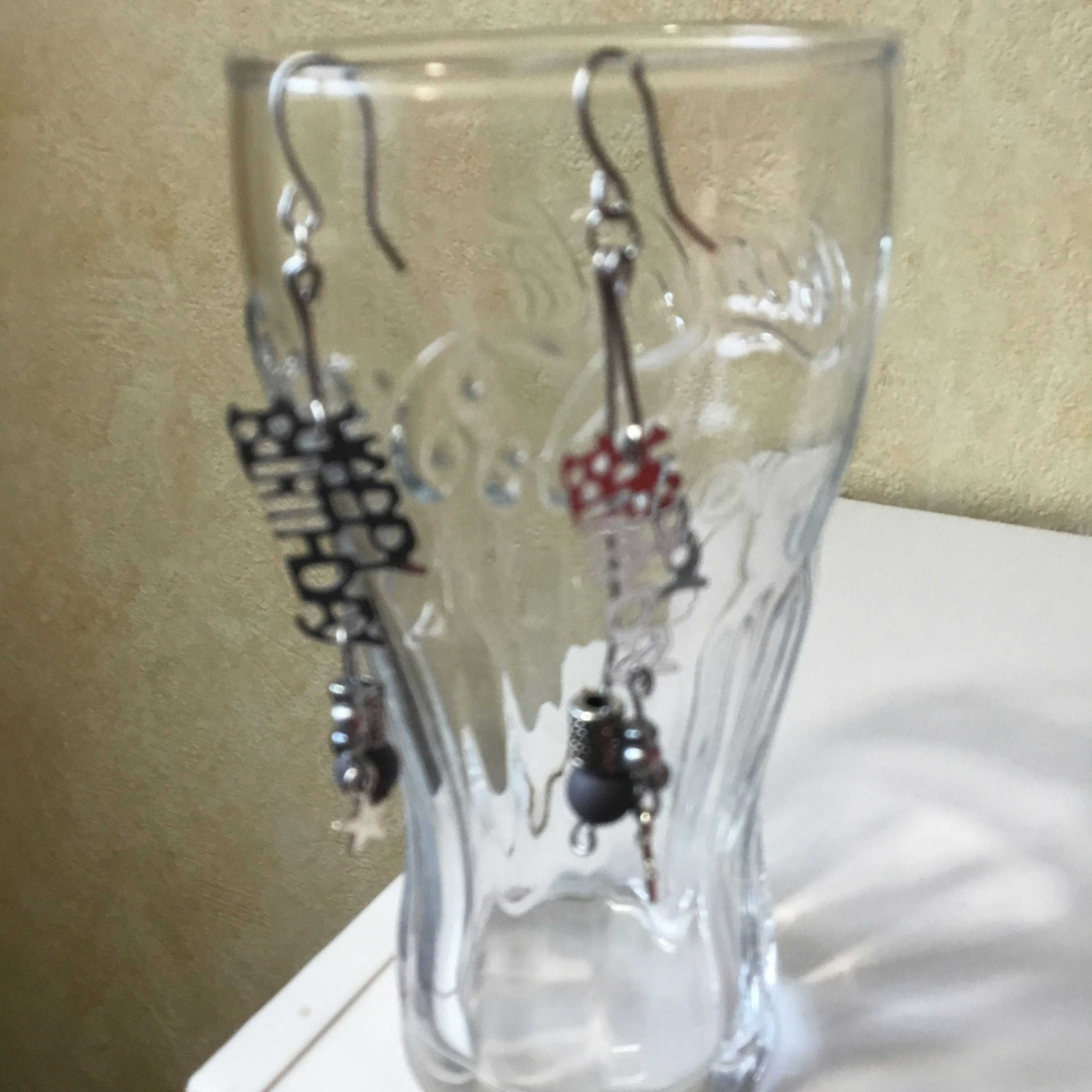 Boucles d’oreilles pendantes happy birthday