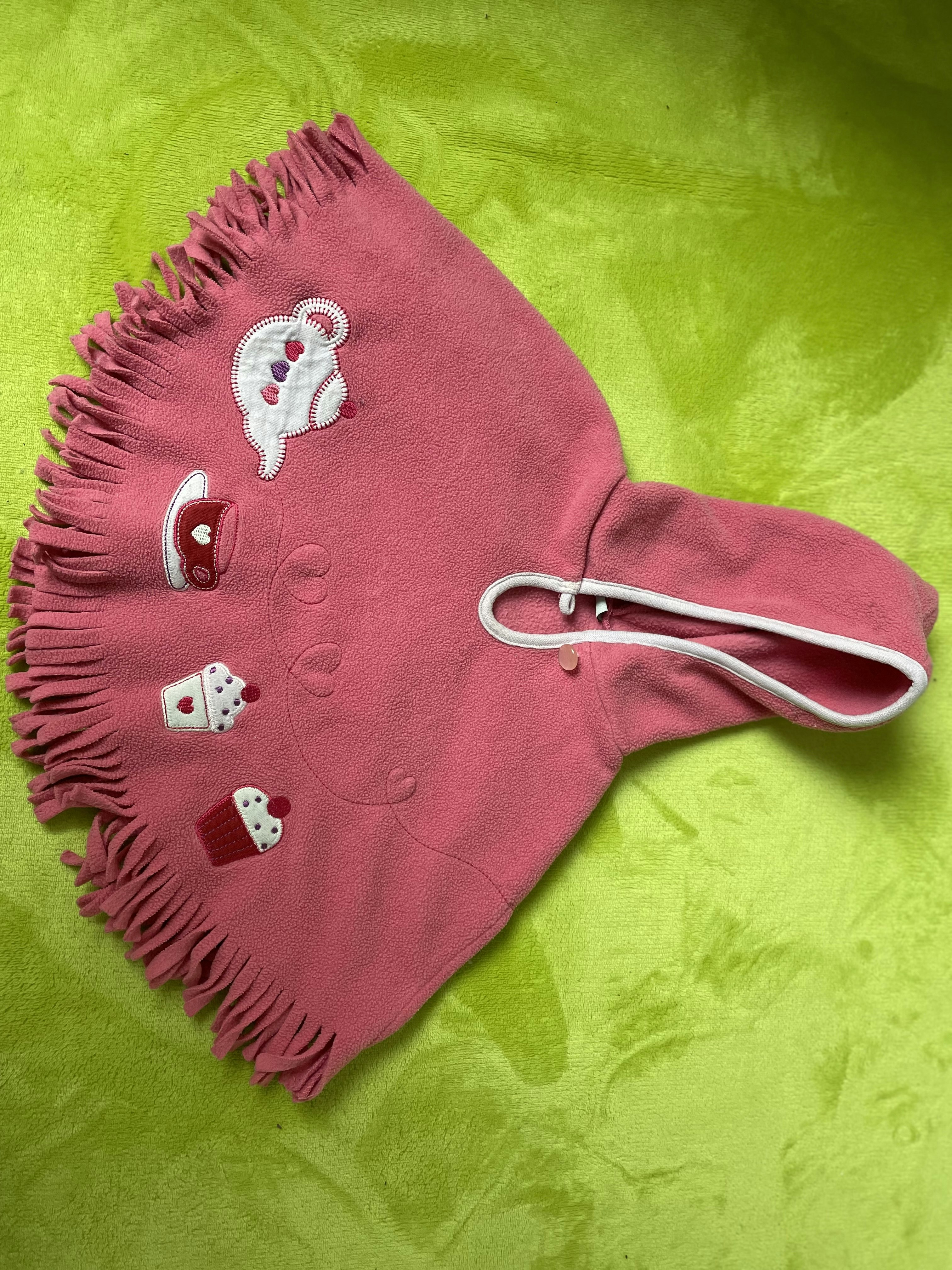 Poncho rose