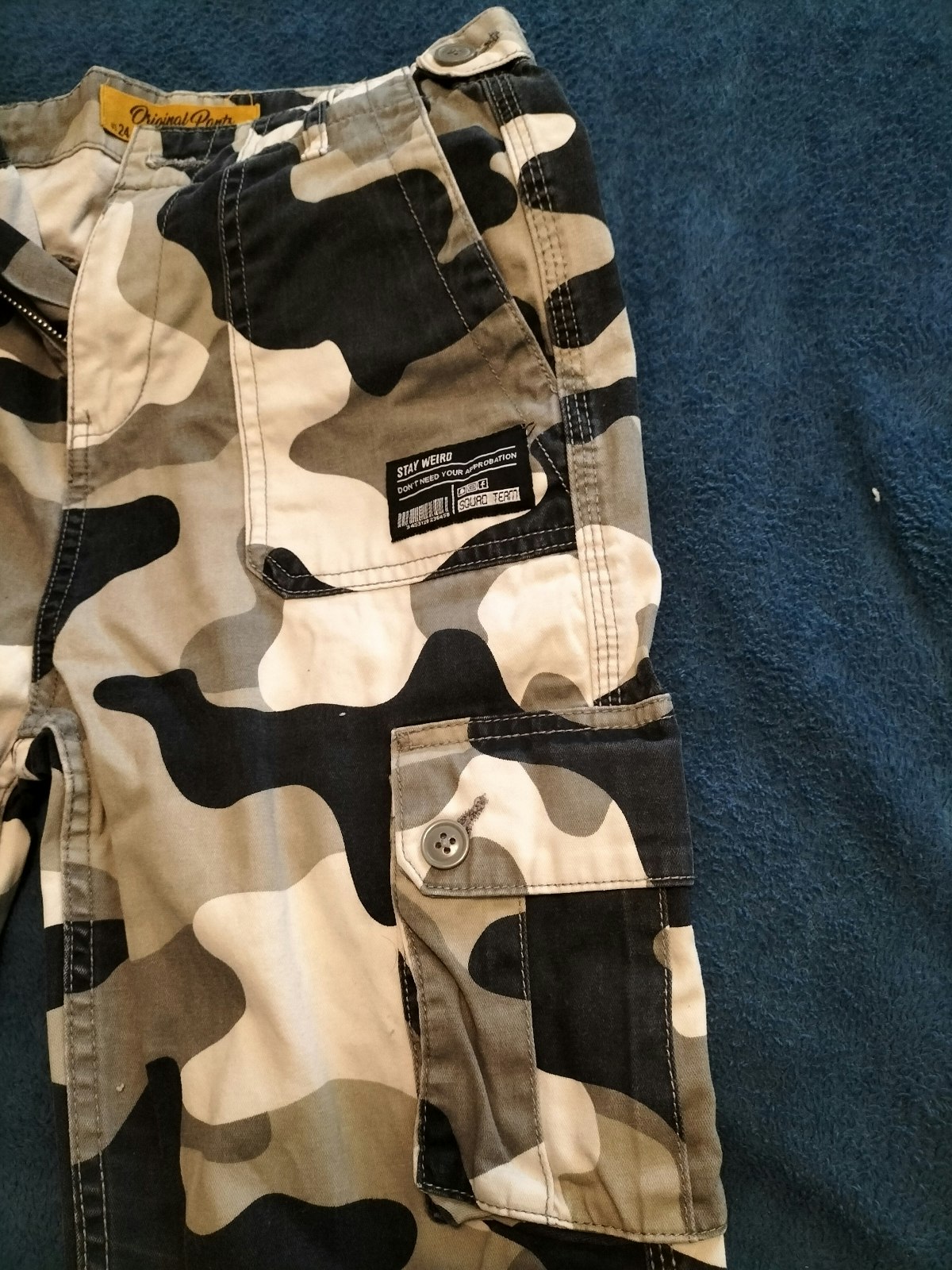 Pantalon camouflage Jennyfer taille 34 - photo numéro 2