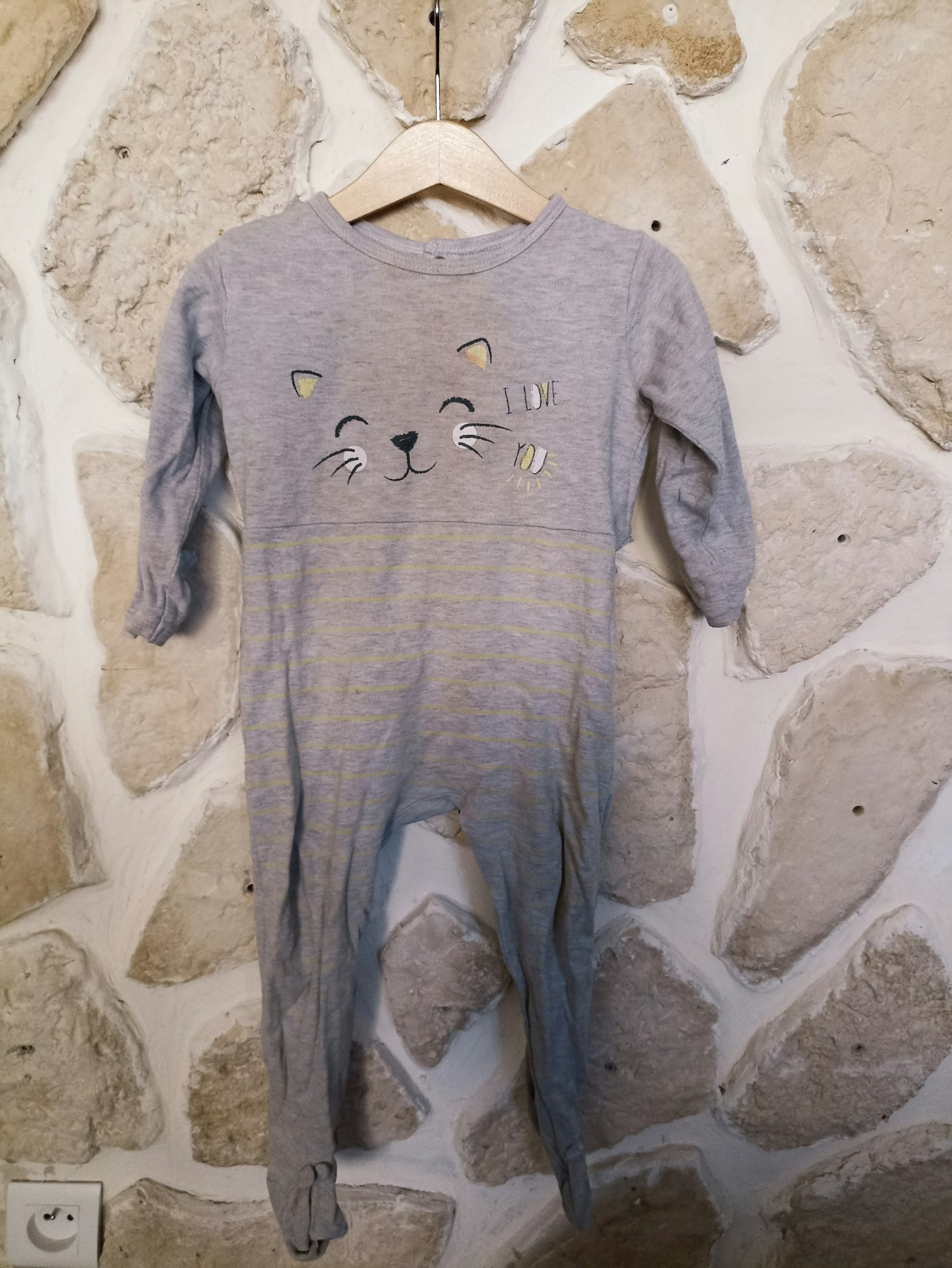 Lot de 4 pyjamas taille 2 ans