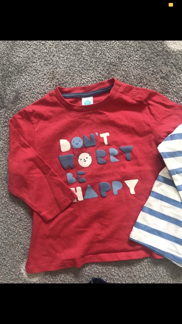 Ensemble 2 t shirt et jean taille 18 mois - photo numéro 2