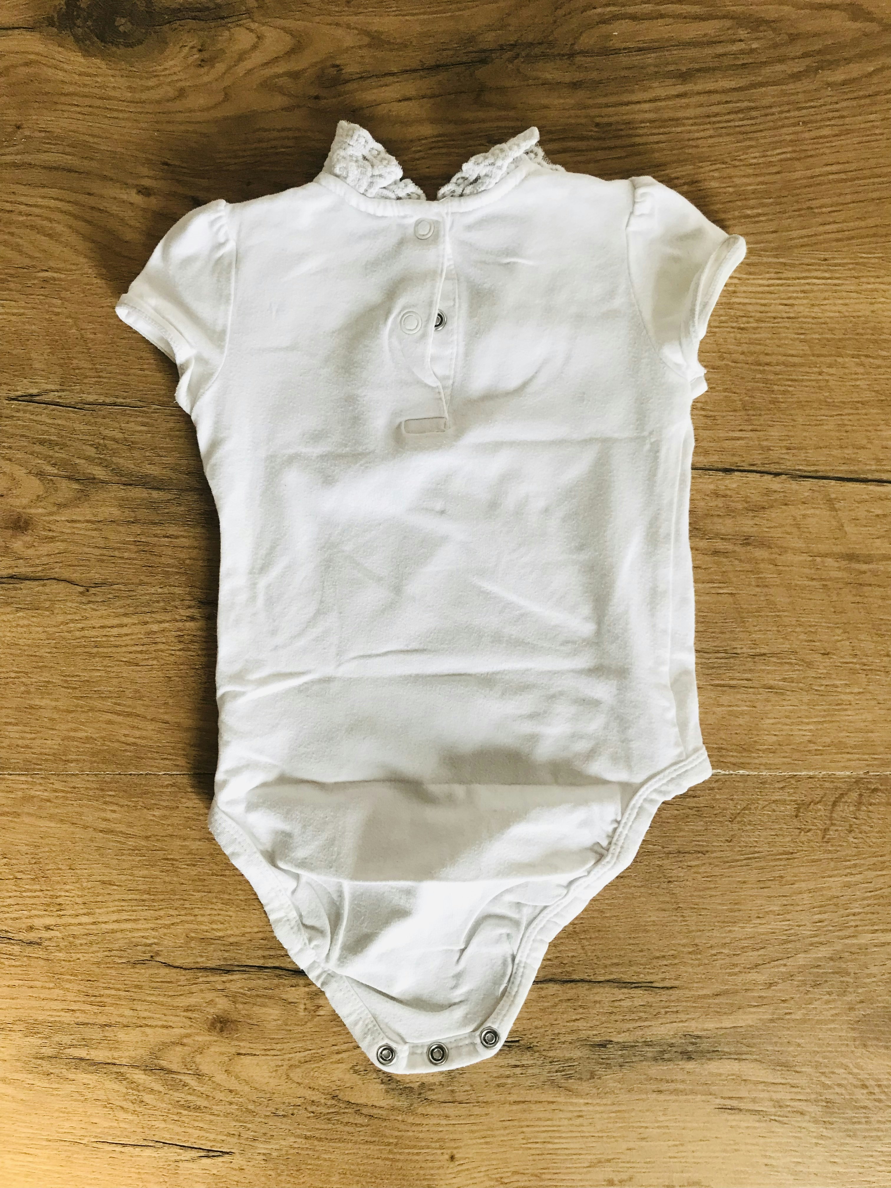 Body Blanc avec col dentelle H&M Taille 4-6 mois - photo numéro 2