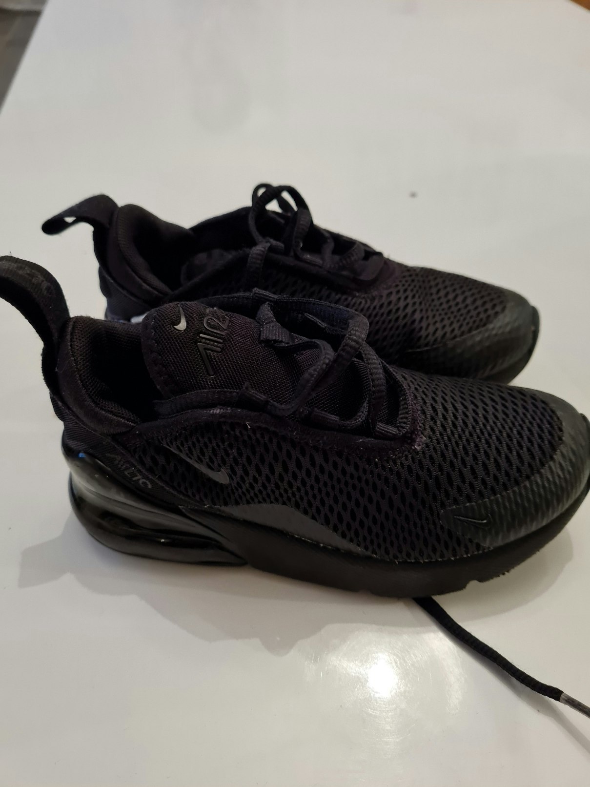Baskets Nike T28 comme neuves