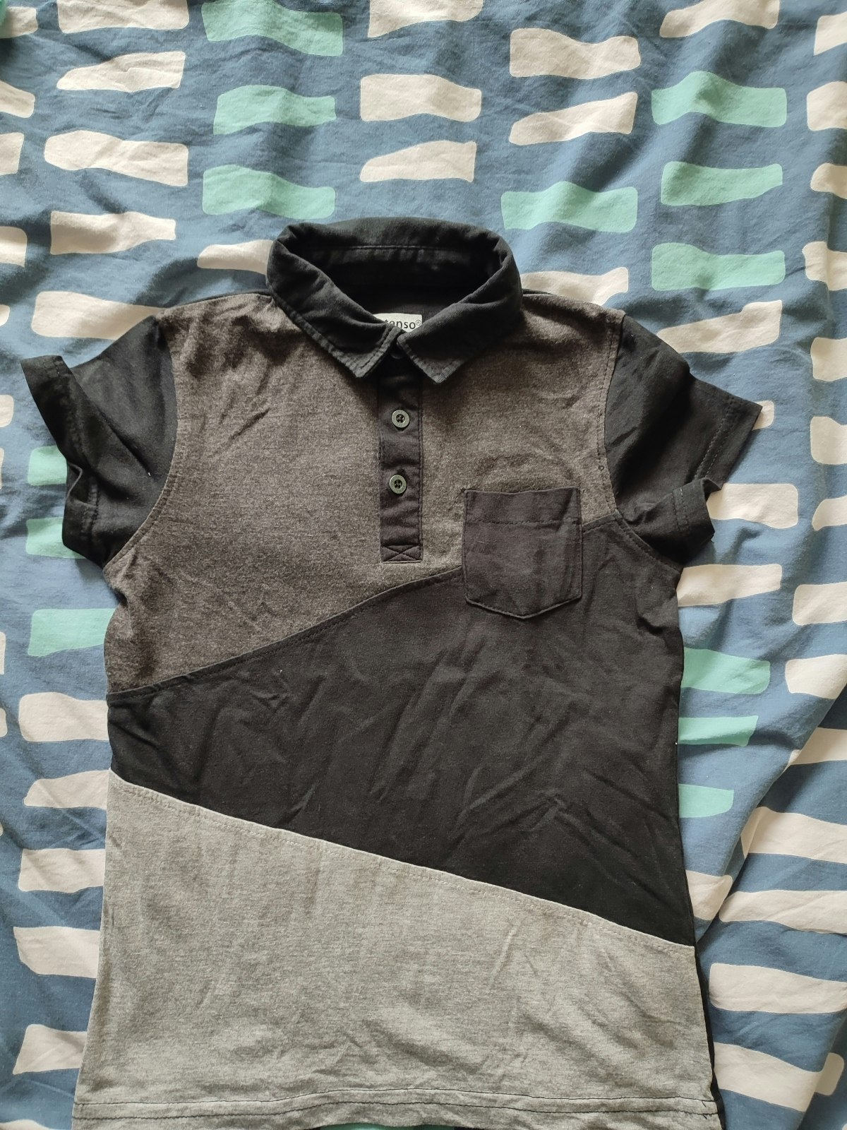 Tee-shirt avec col 8 ans