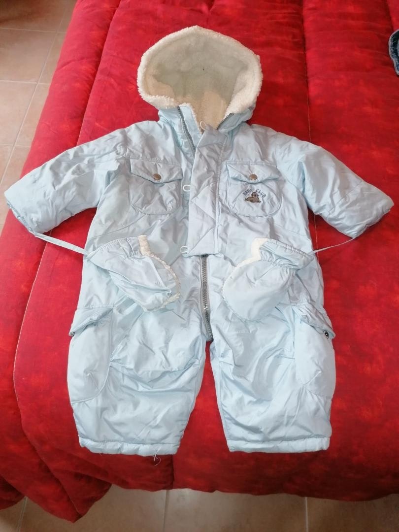 Combinaison bébé avec moufles