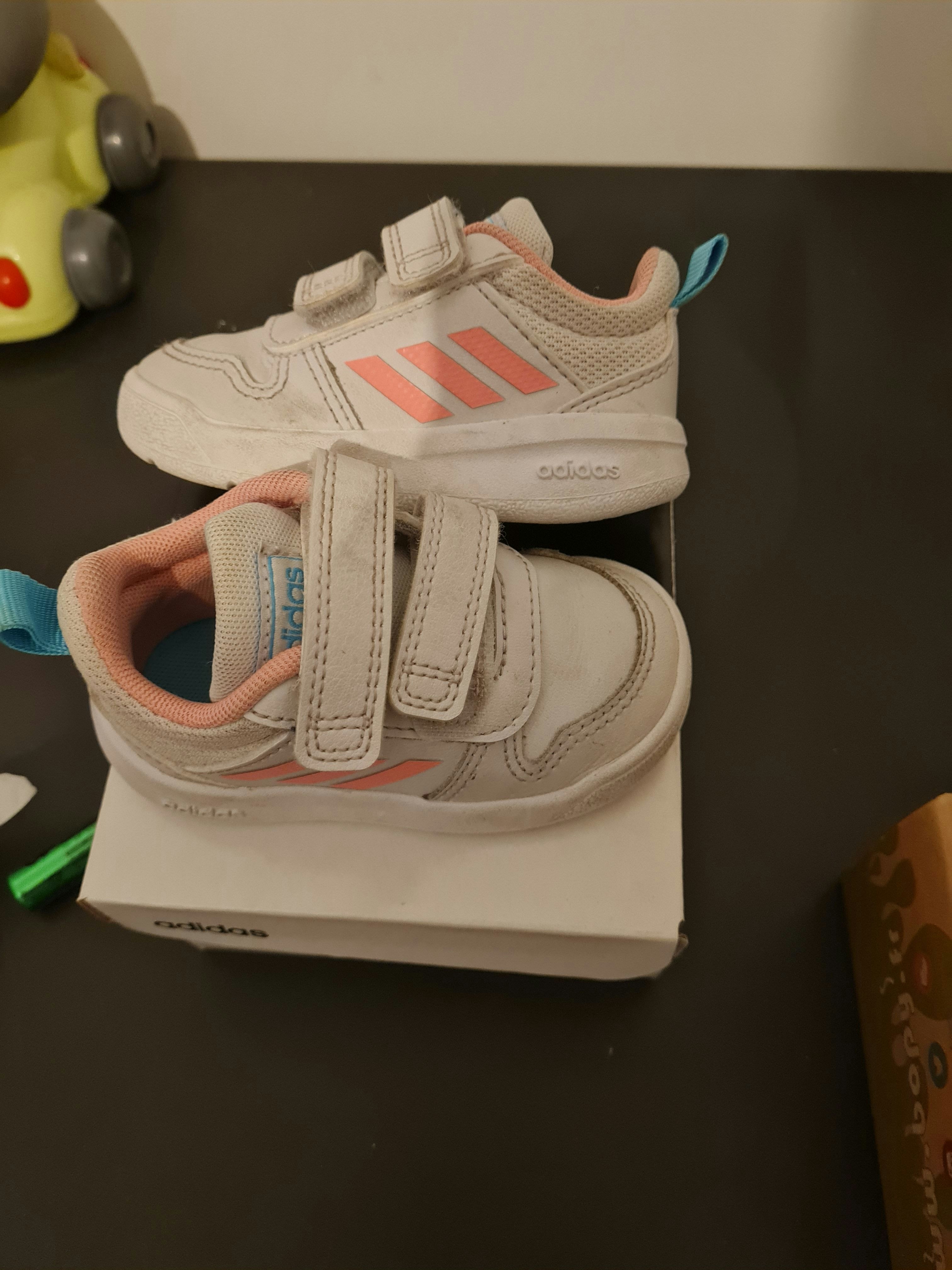 Adidas fille t 19