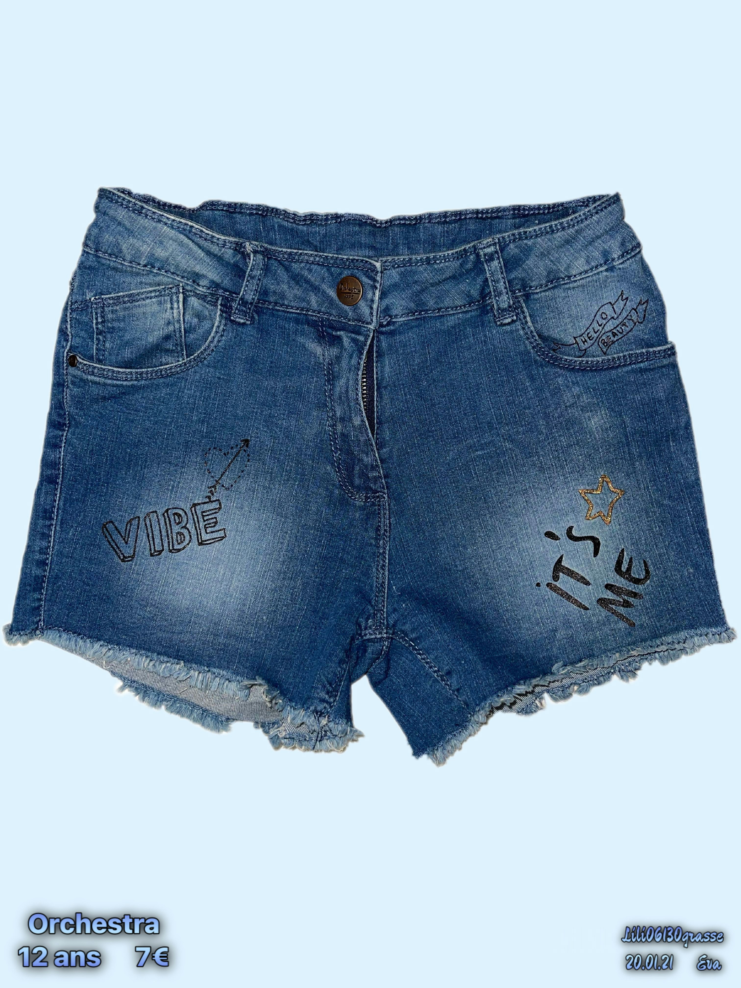 Short en jean avec inscriptions