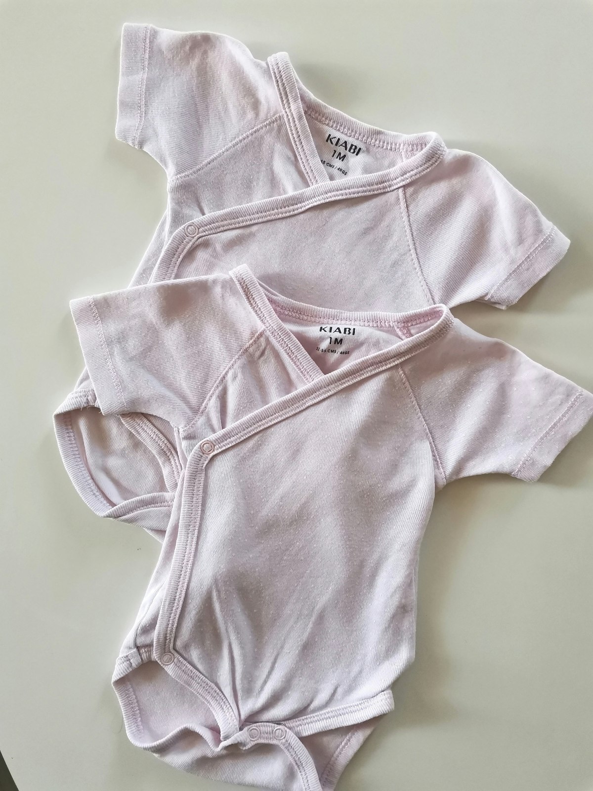 Lot 2 bodies manches courtes