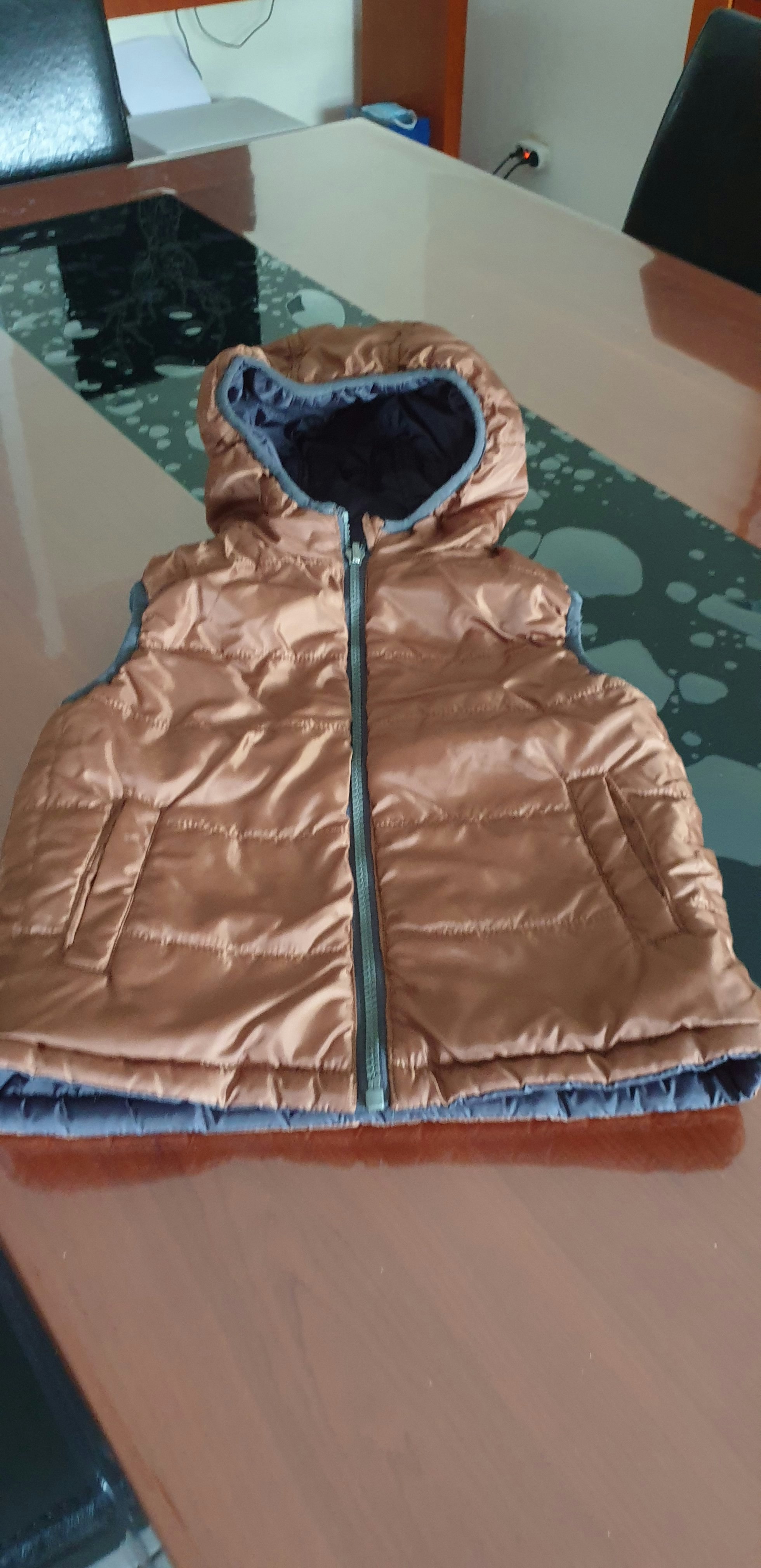Blouson réversible sans manches