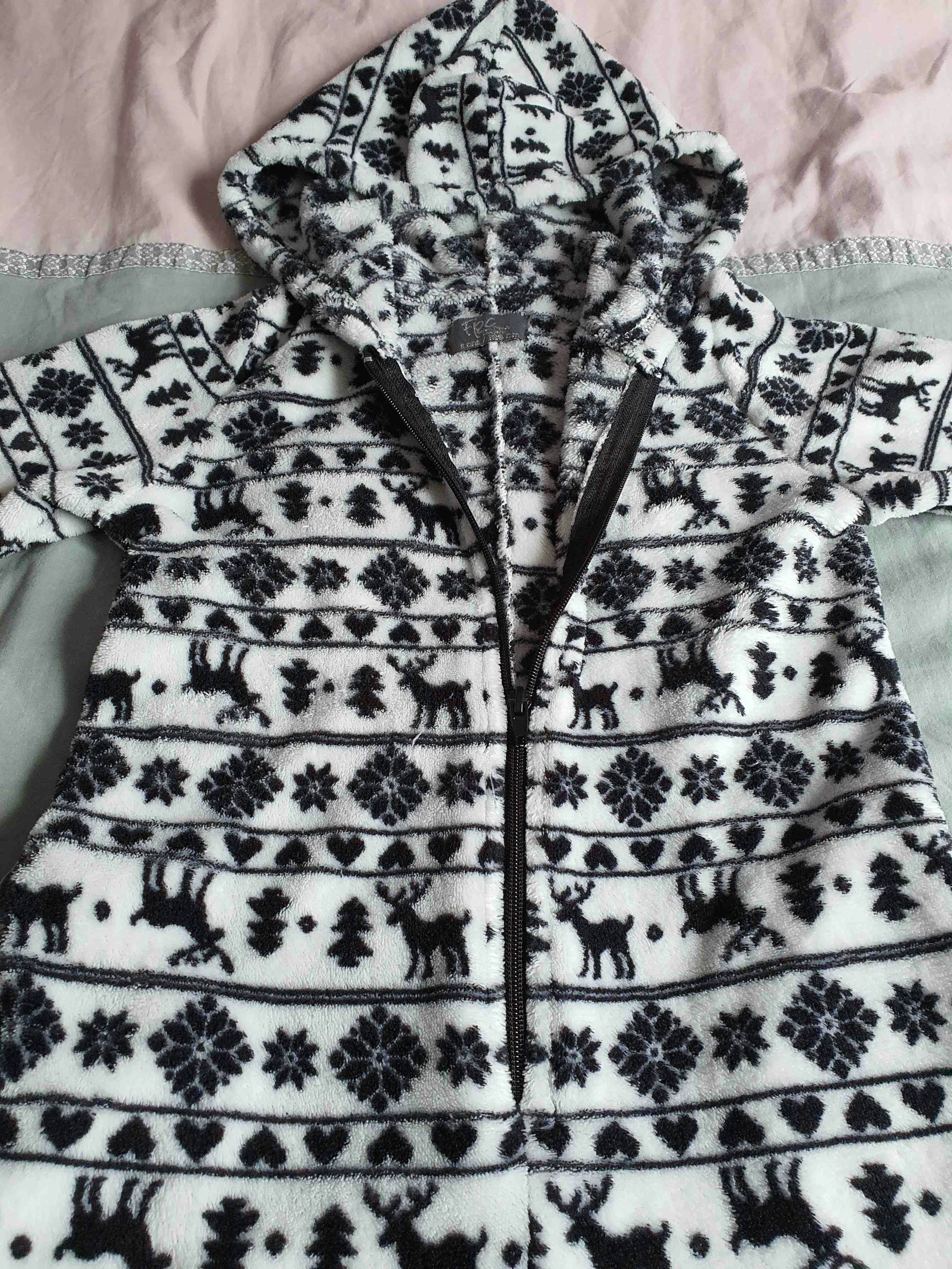 Pyjamas combinaison 8ans - photo numéro 2