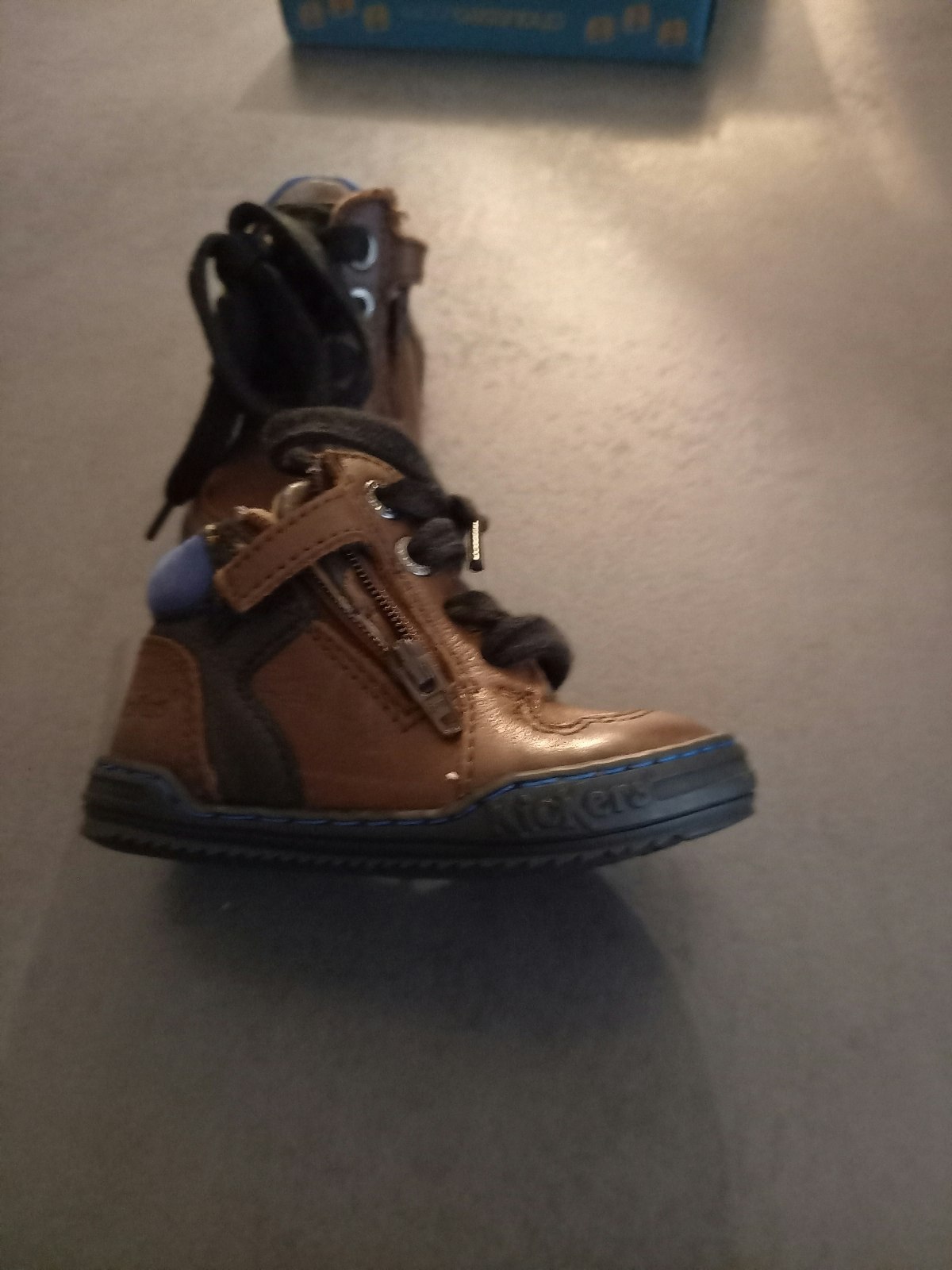 Chausures