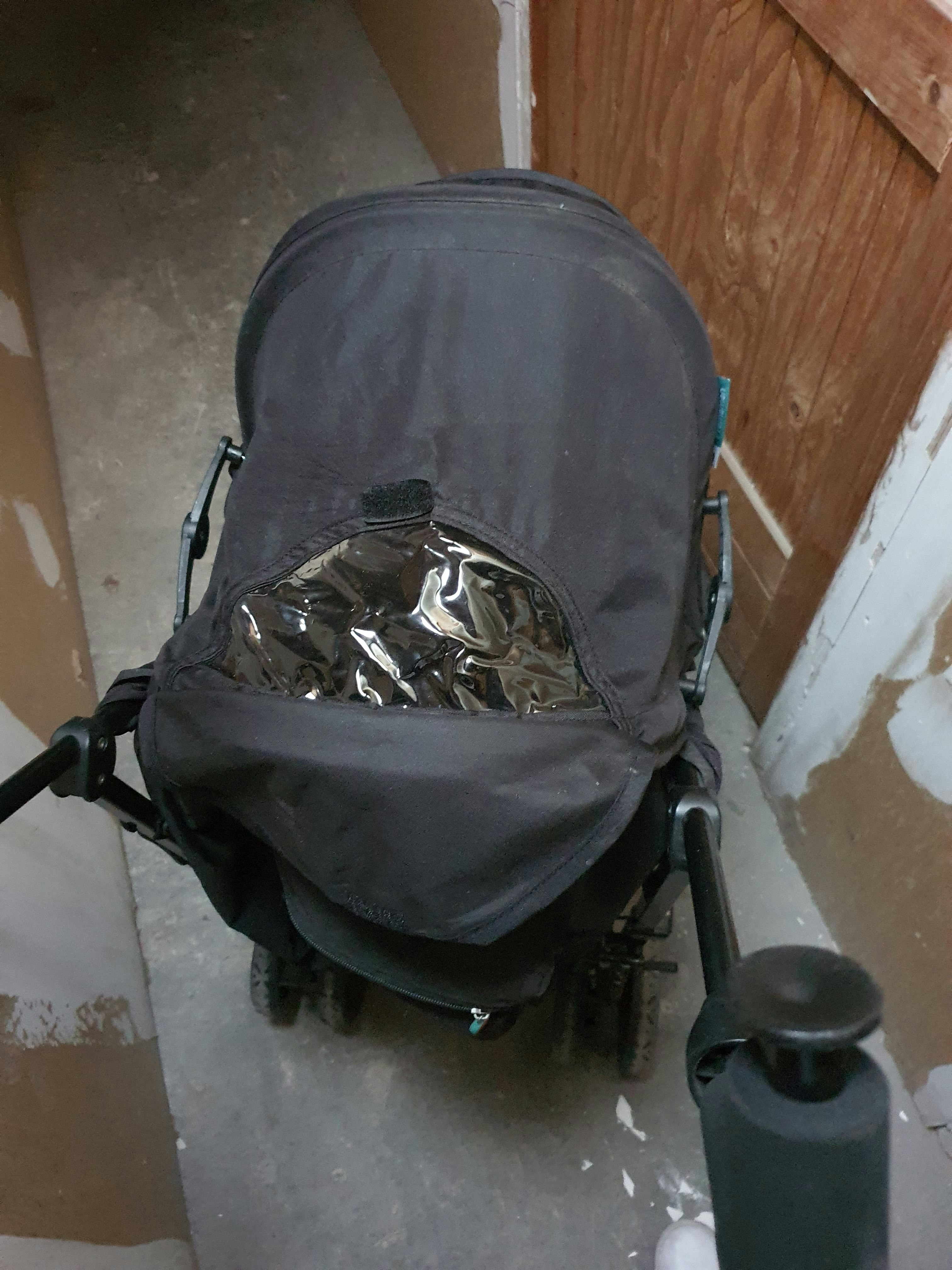 Poussette canne noire - photo numéro 4